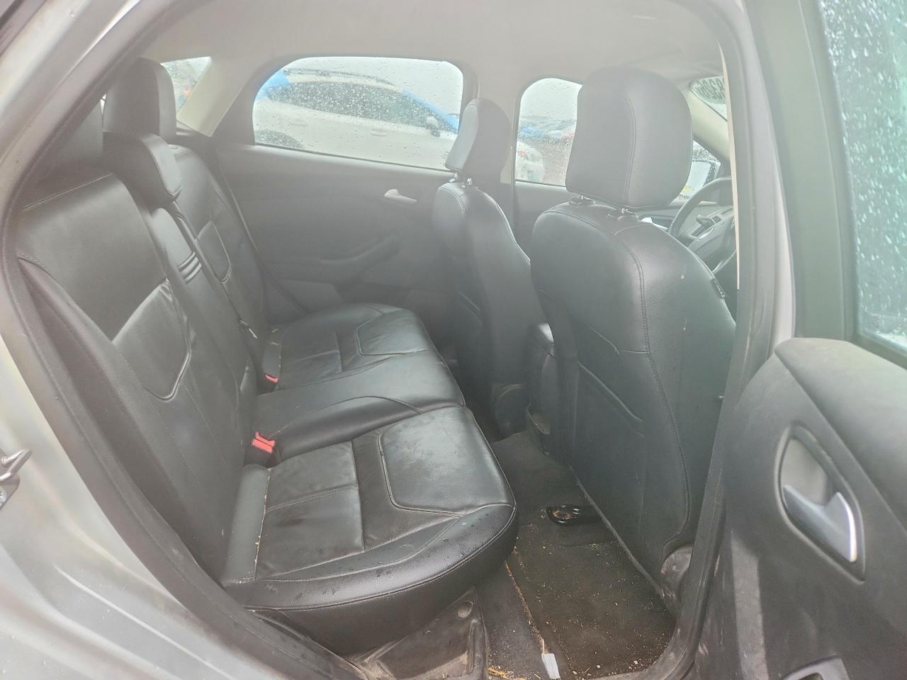 2015 Ford Focus Se Silver vin: 1FADP3K20FL255502