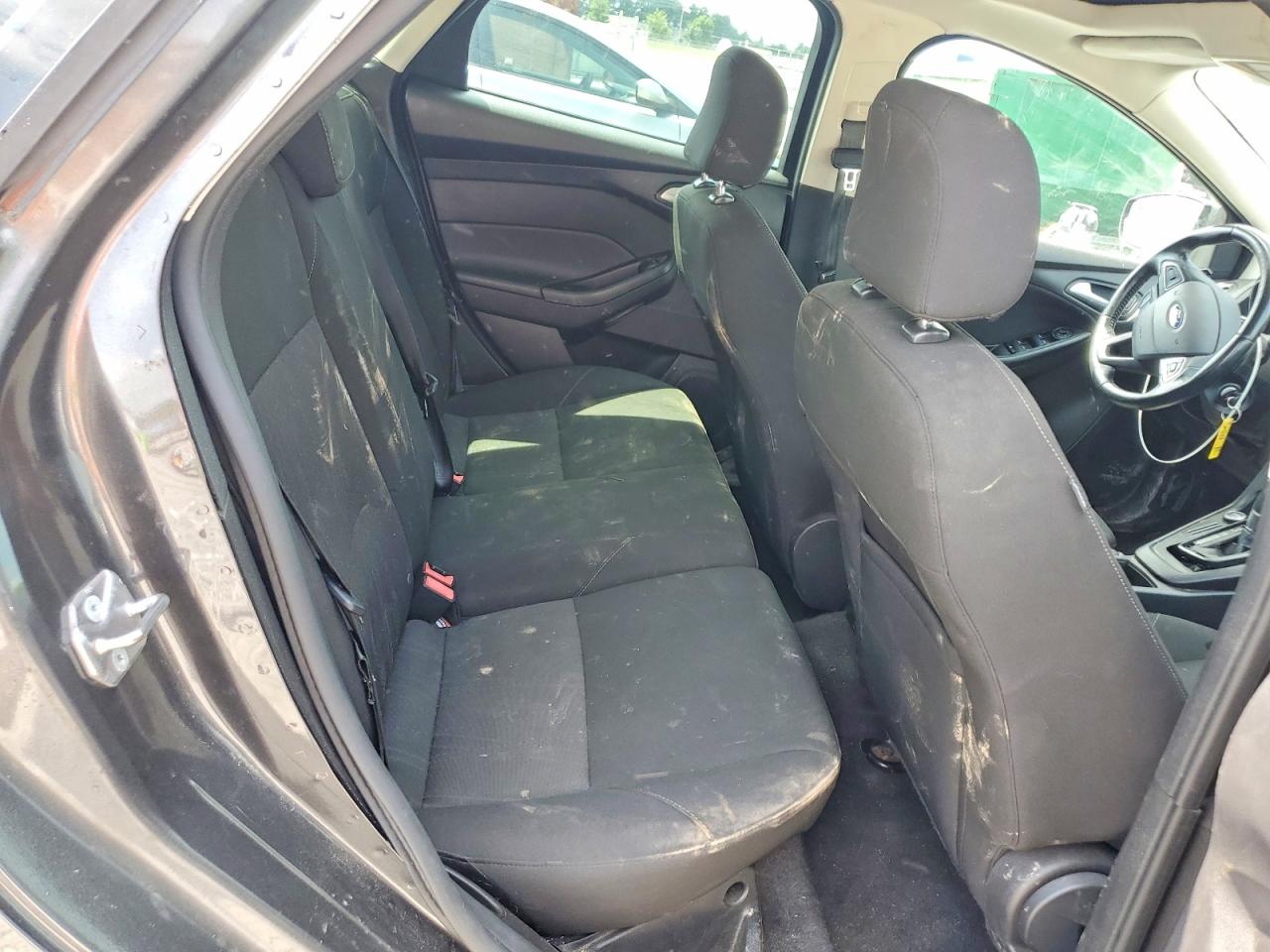 2015 Ford Focus Se Серый vin: 1FADP3K20FL259663