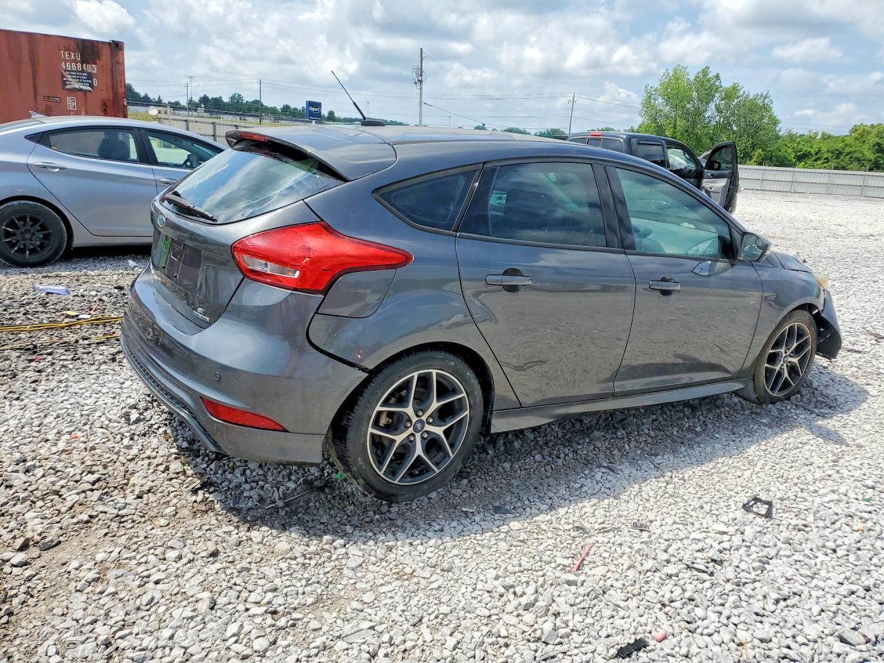 2015 Ford Focus Se Серый vin: 1FADP3K20FL259663