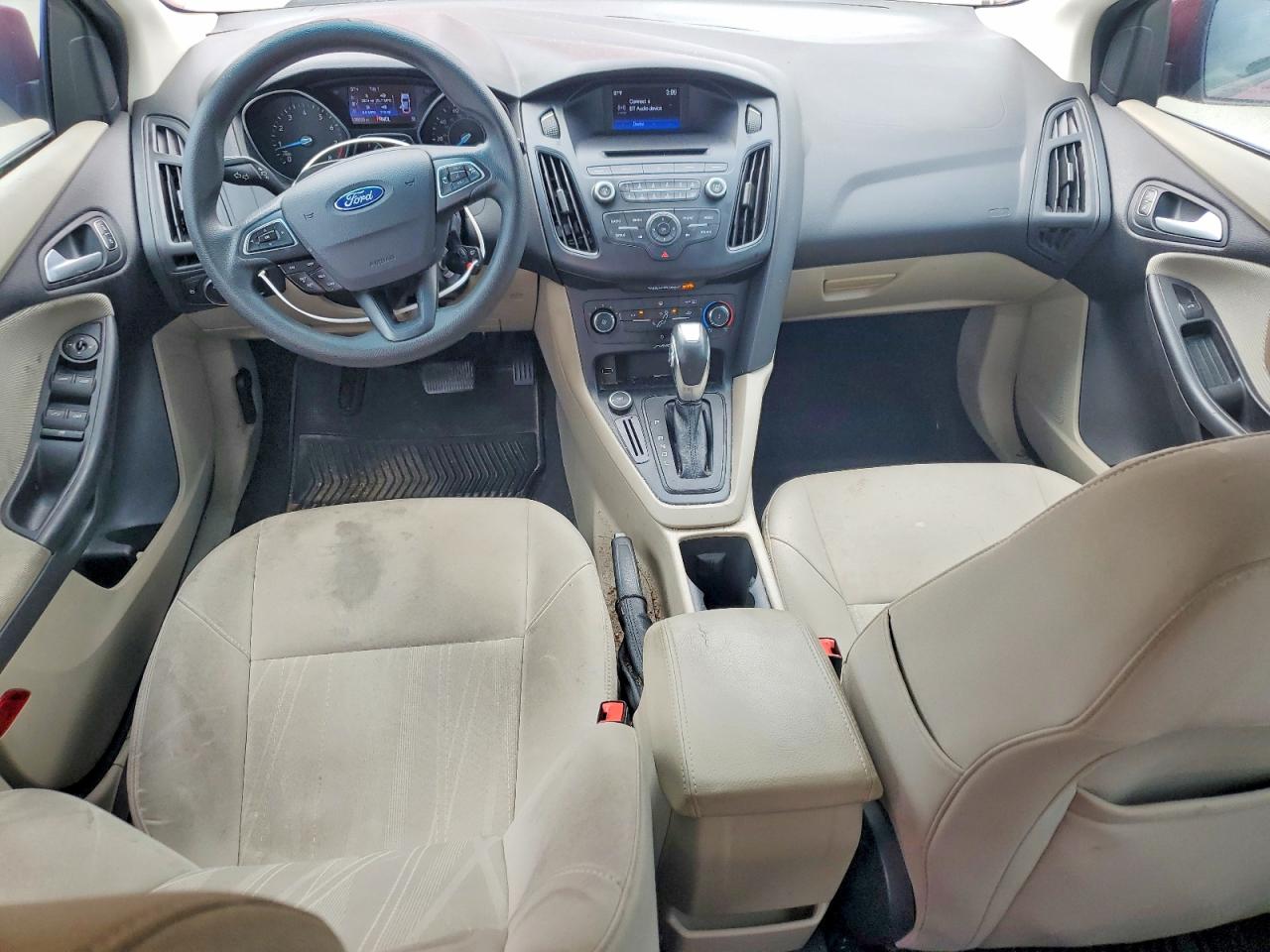 2015 Ford Focus Se Red vin: 1FADP3K20FL261039