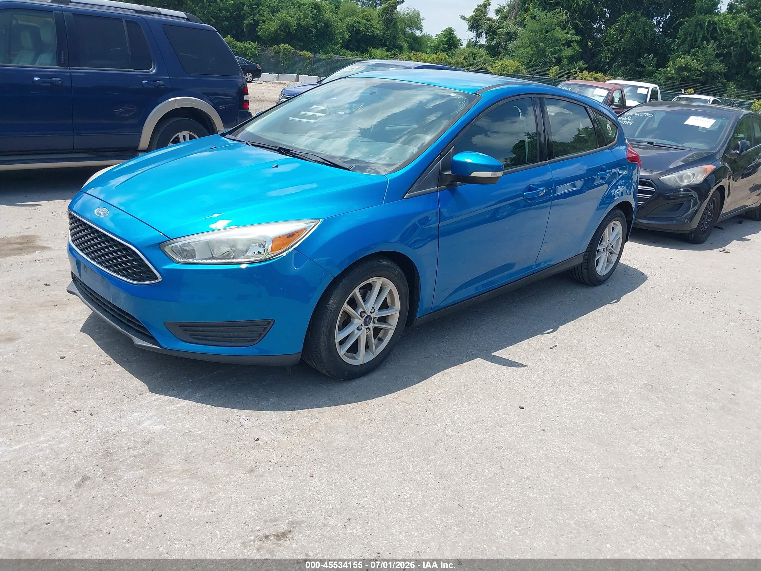 2015 Ford Focus Se Blue vin: 1FADP3K20FL295031