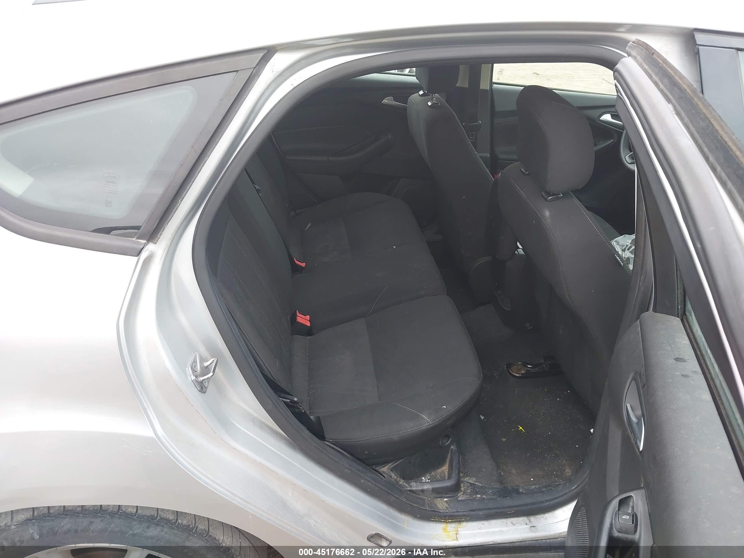 2015 Ford Focus Se Silver vin: 1FADP3K20FL295255