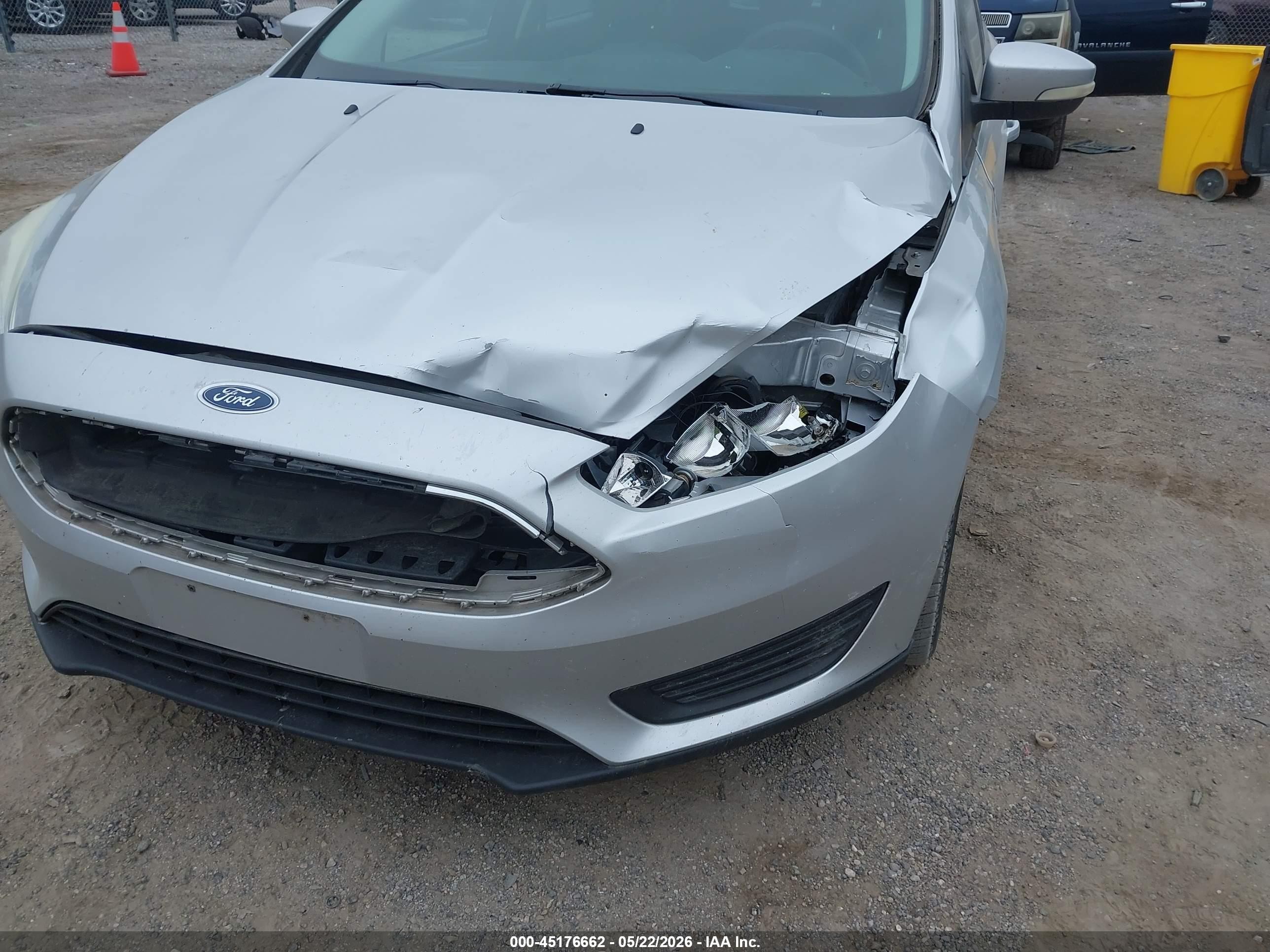 2015 Ford Focus Se Silver vin: 1FADP3K20FL295255