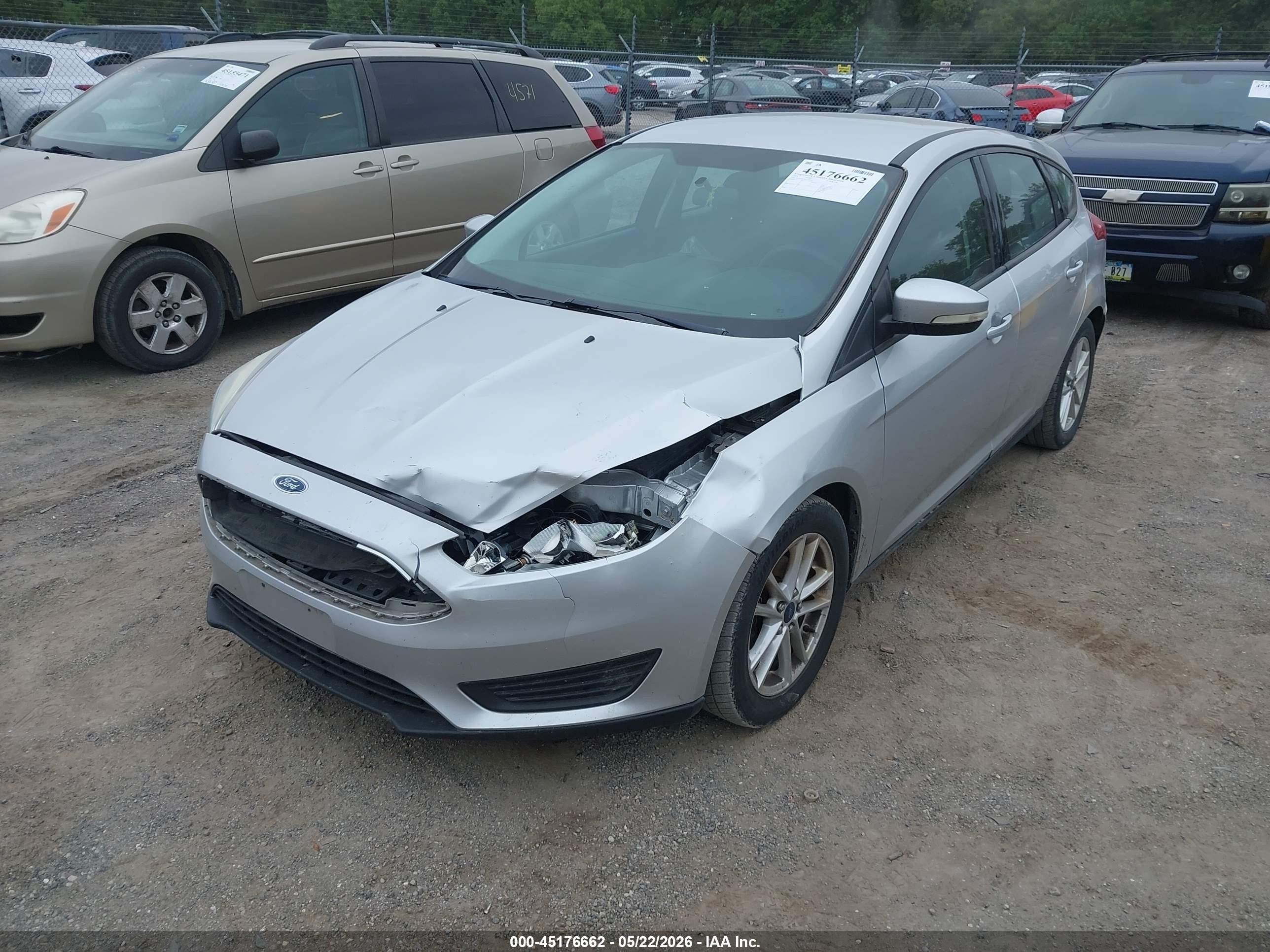 2015 Ford Focus Se Silver vin: 1FADP3K20FL295255
