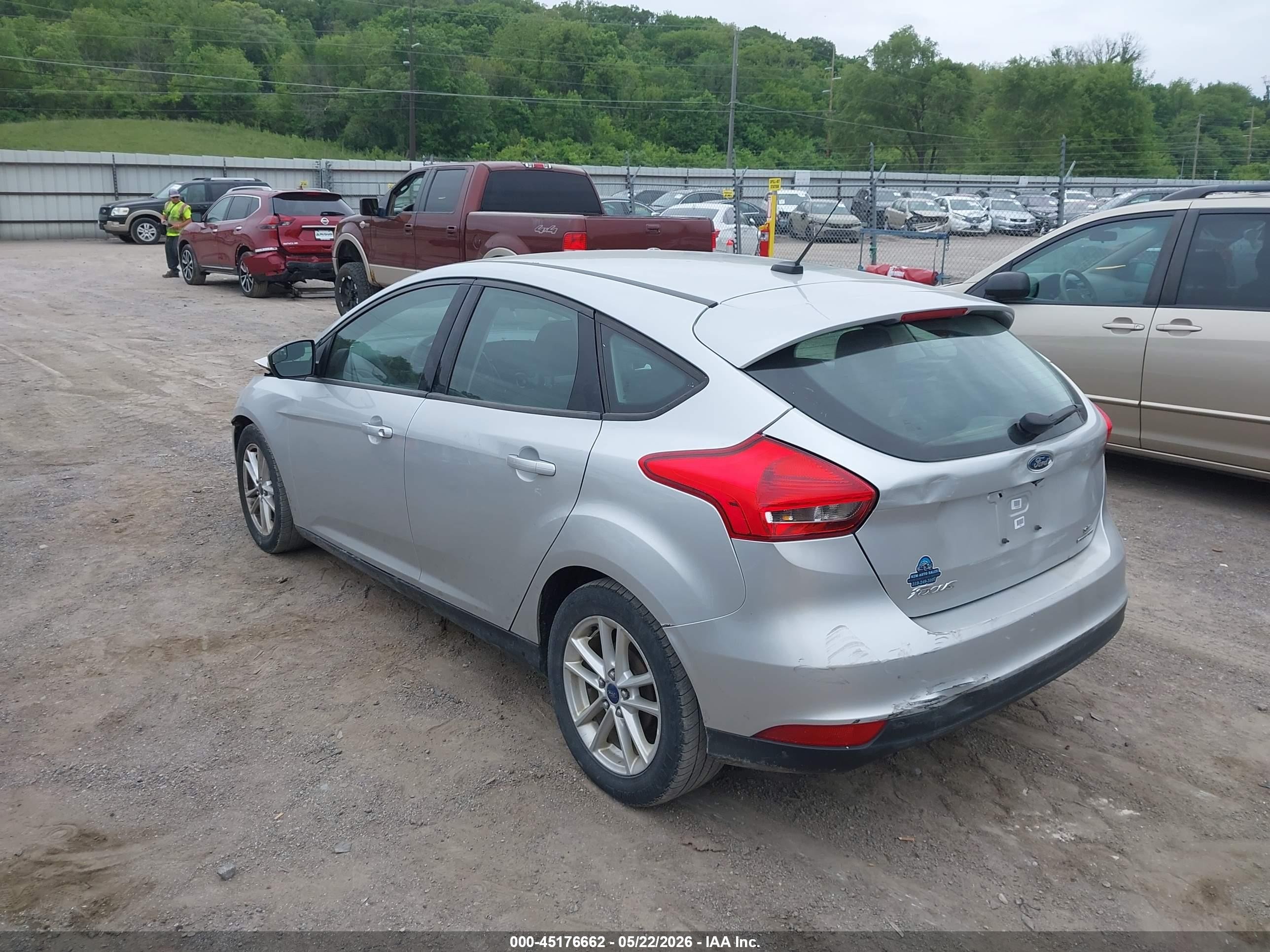 2015 Ford Focus Se Silver vin: 1FADP3K20FL295255