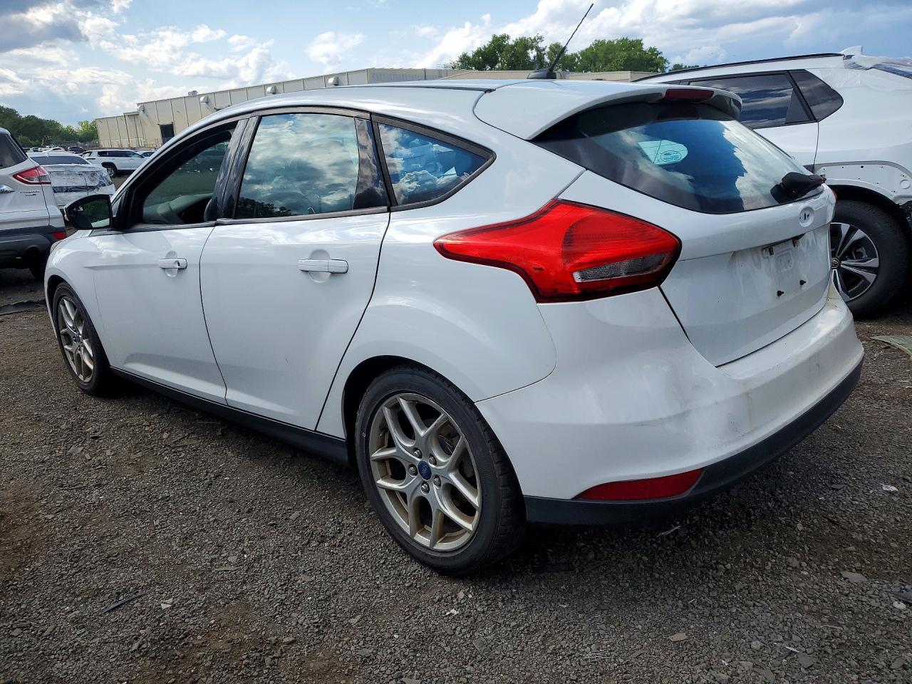2015 Ford Focus Se White vin: 1FADP3K20FL308490