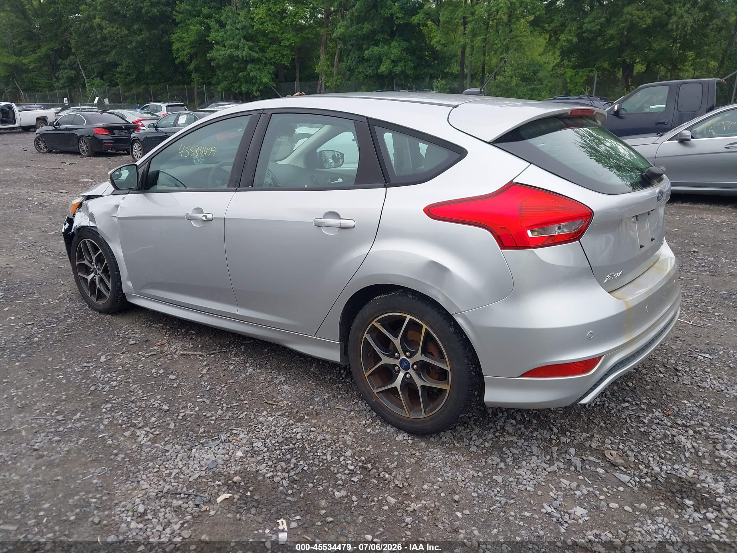 2015 Ford Focus Se Silver vin: 1FADP3K20FL310787