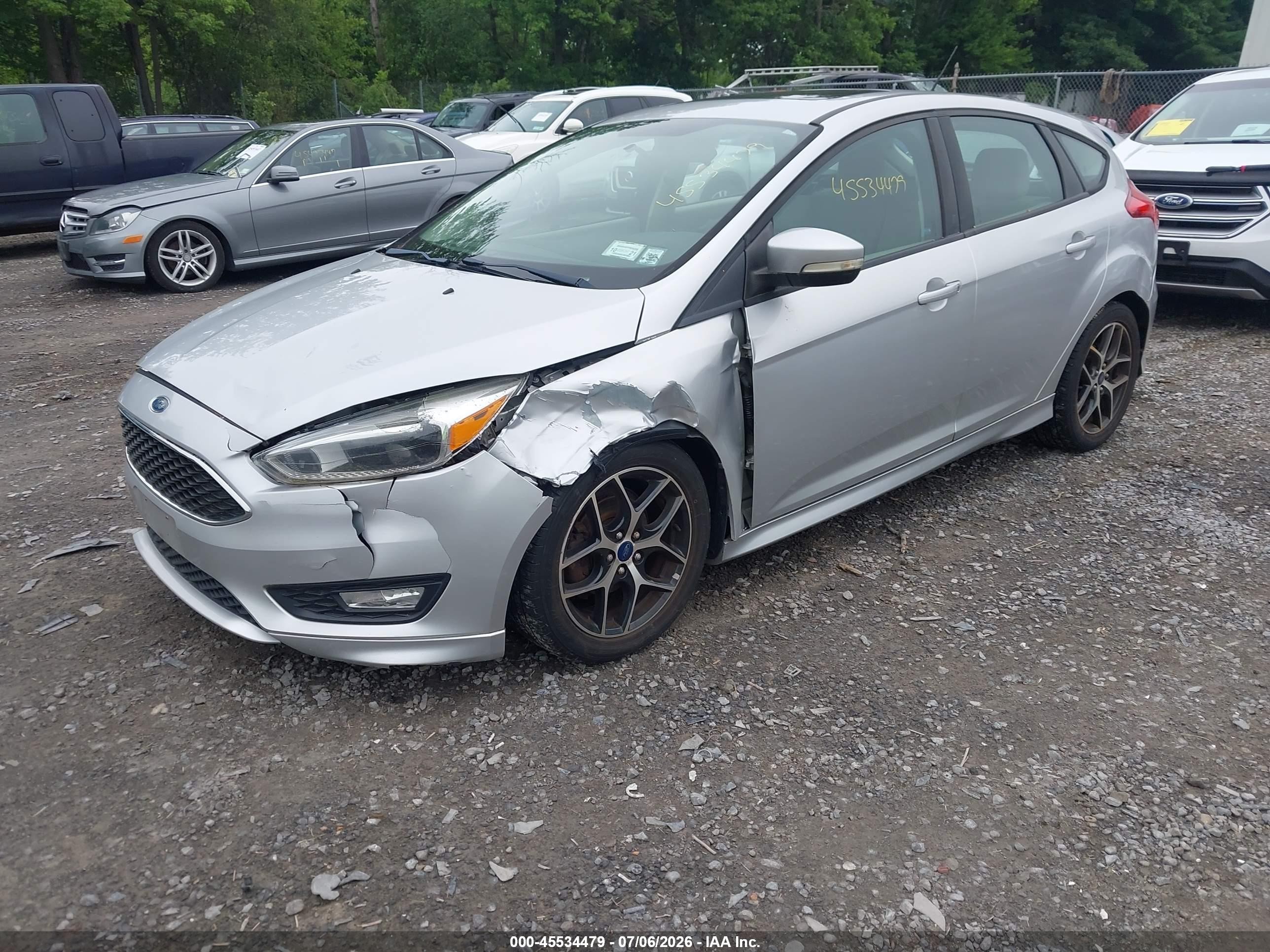 2015 Ford Focus Se Silver vin: 1FADP3K20FL310787