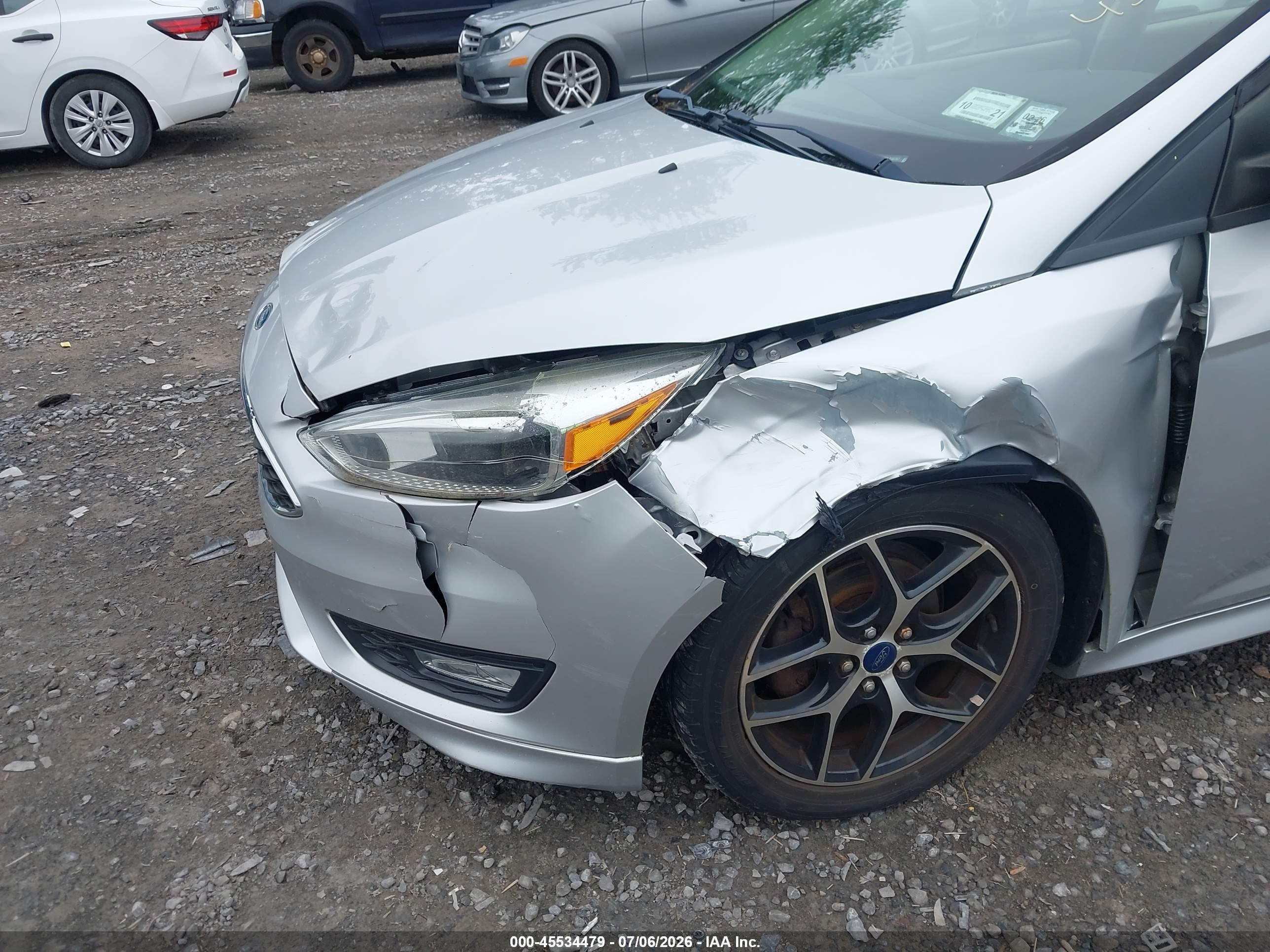 2015 Ford Focus Se Silver vin: 1FADP3K20FL310787