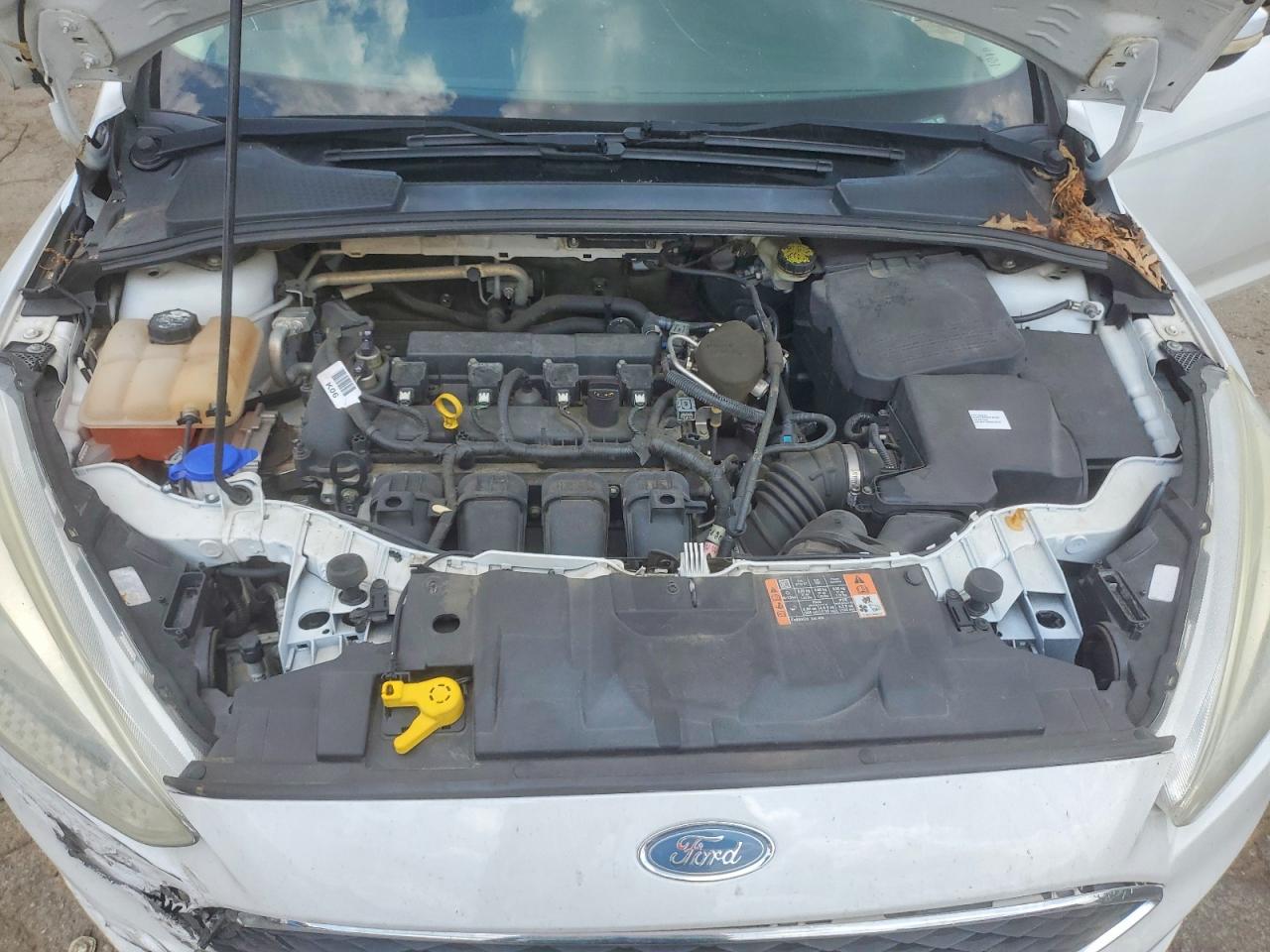 2015 Ford Focus Se White vin: 1FADP3K20FL311275