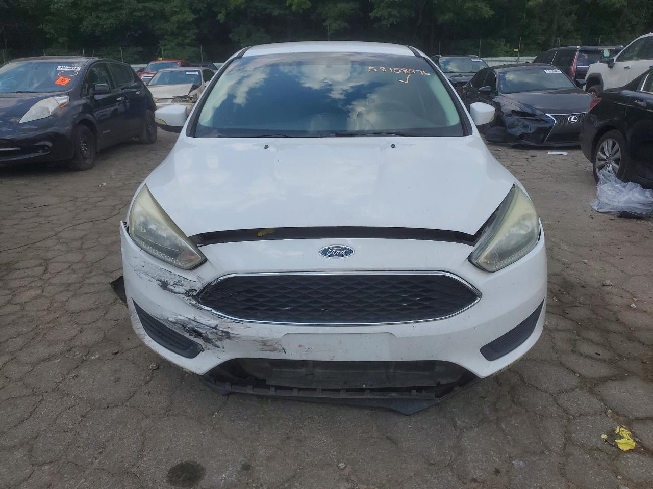 2015 Ford Focus Se White vin: 1FADP3K20FL311275