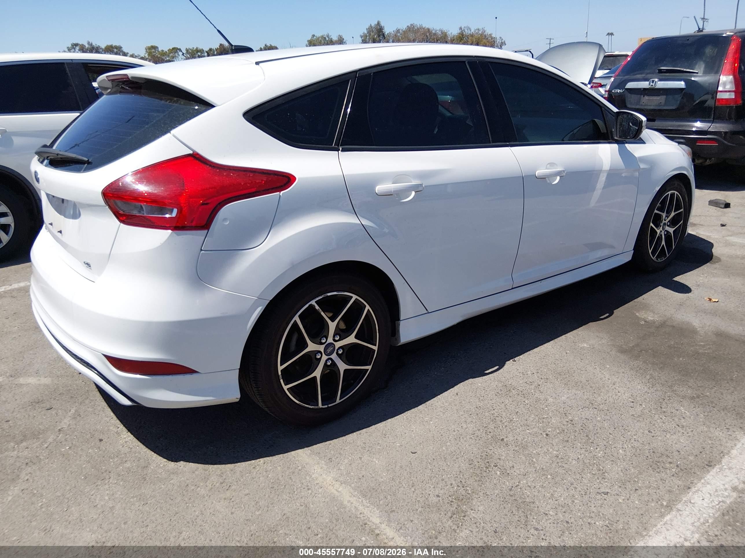 2015 Ford Focus Se White vin: 1FADP3K20FL314502
