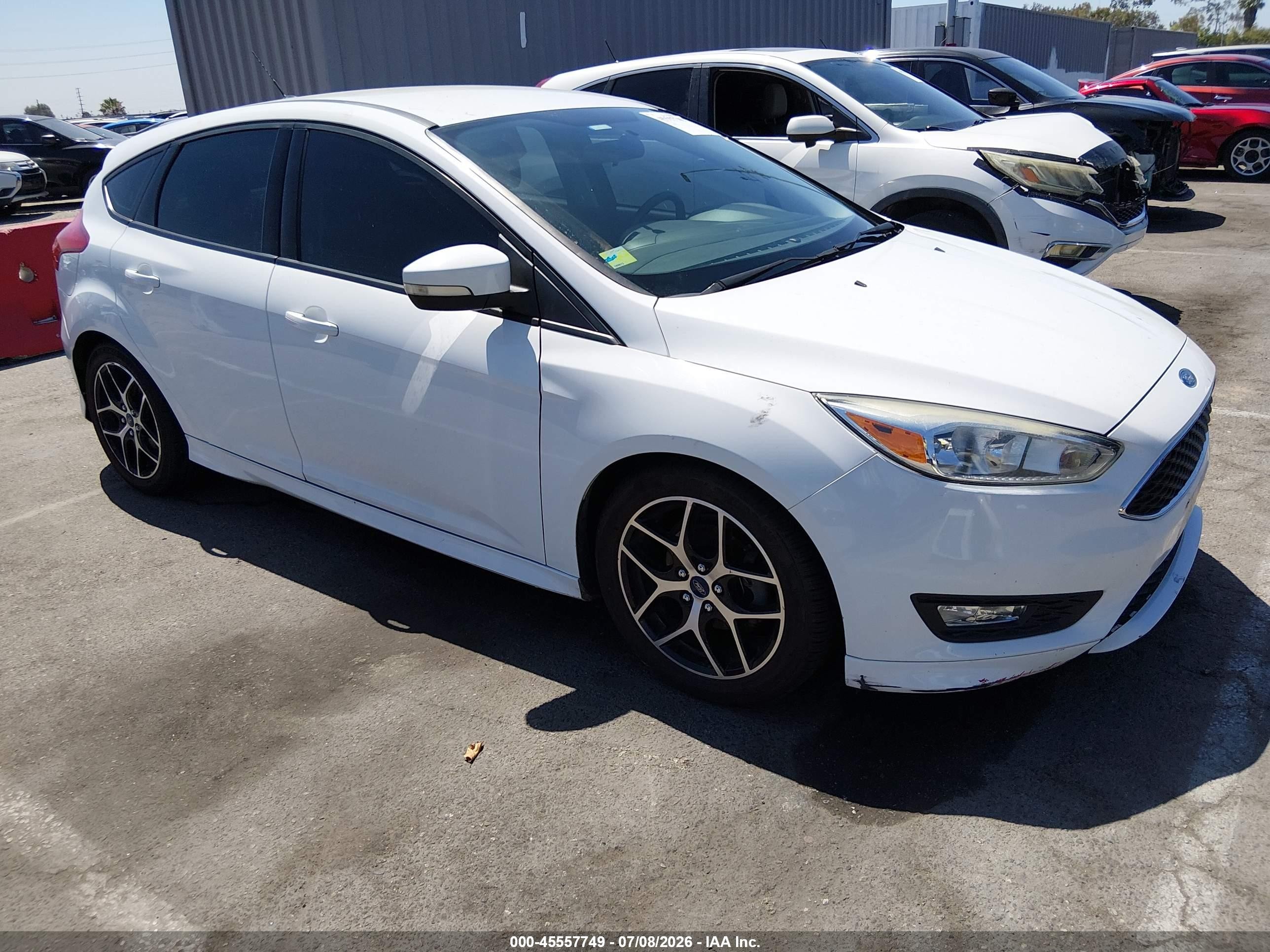 2015 Ford Focus Se White vin: 1FADP3K20FL314502