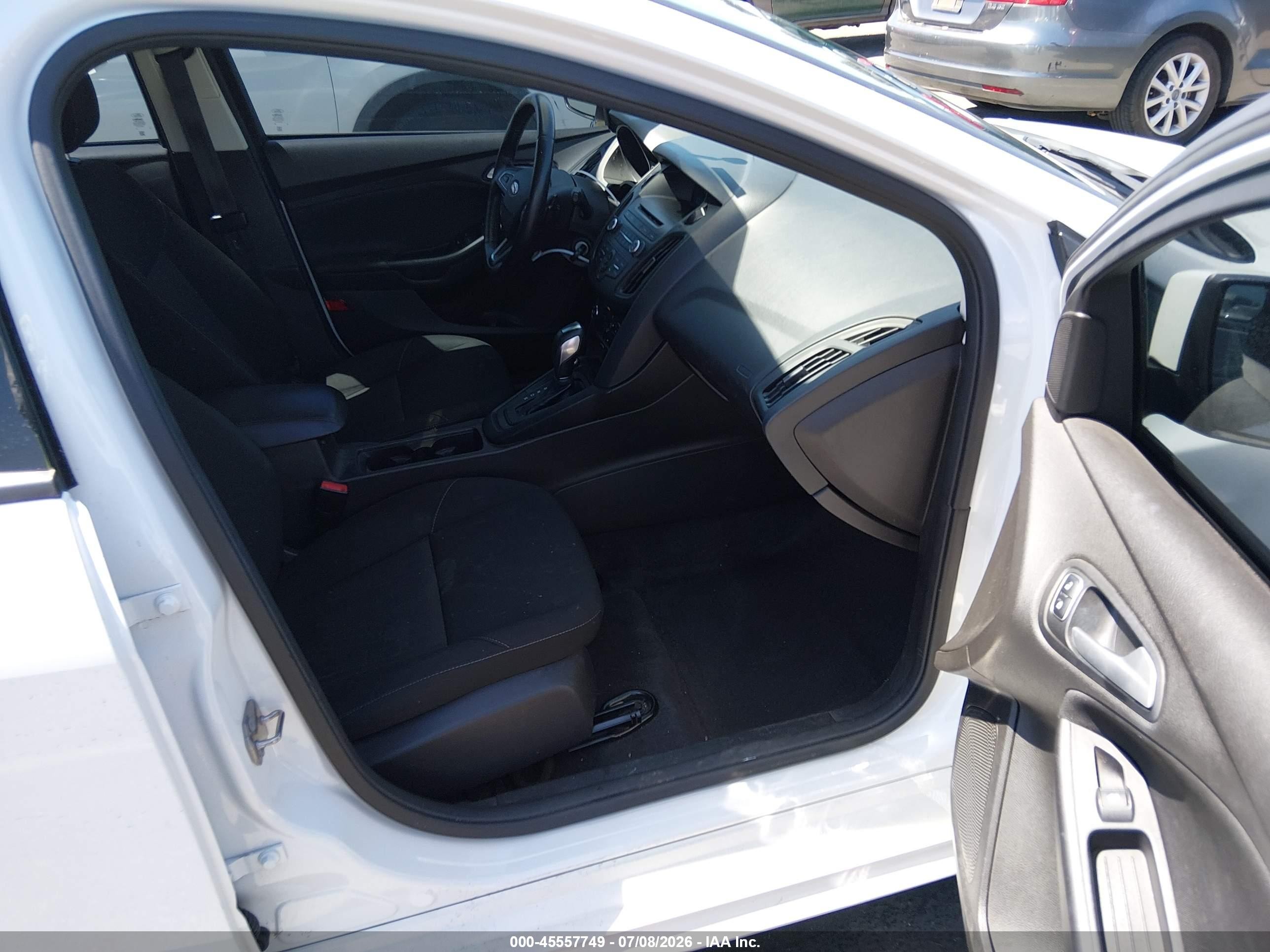 2015 Ford Focus Se White vin: 1FADP3K20FL314502