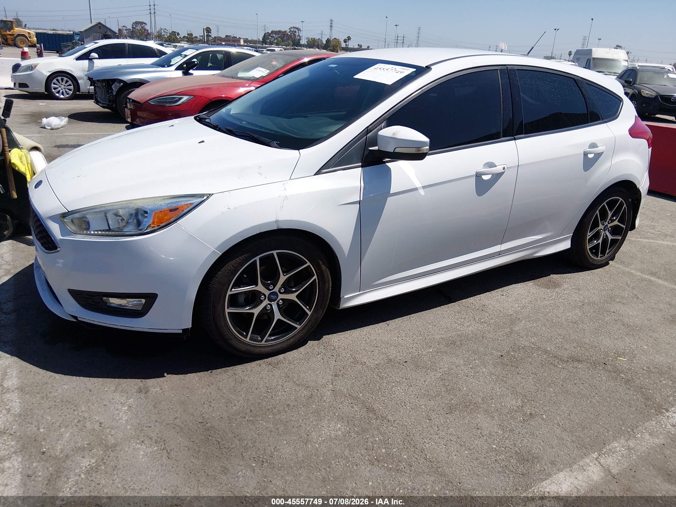 2015 Ford Focus Se White vin: 1FADP3K20FL314502