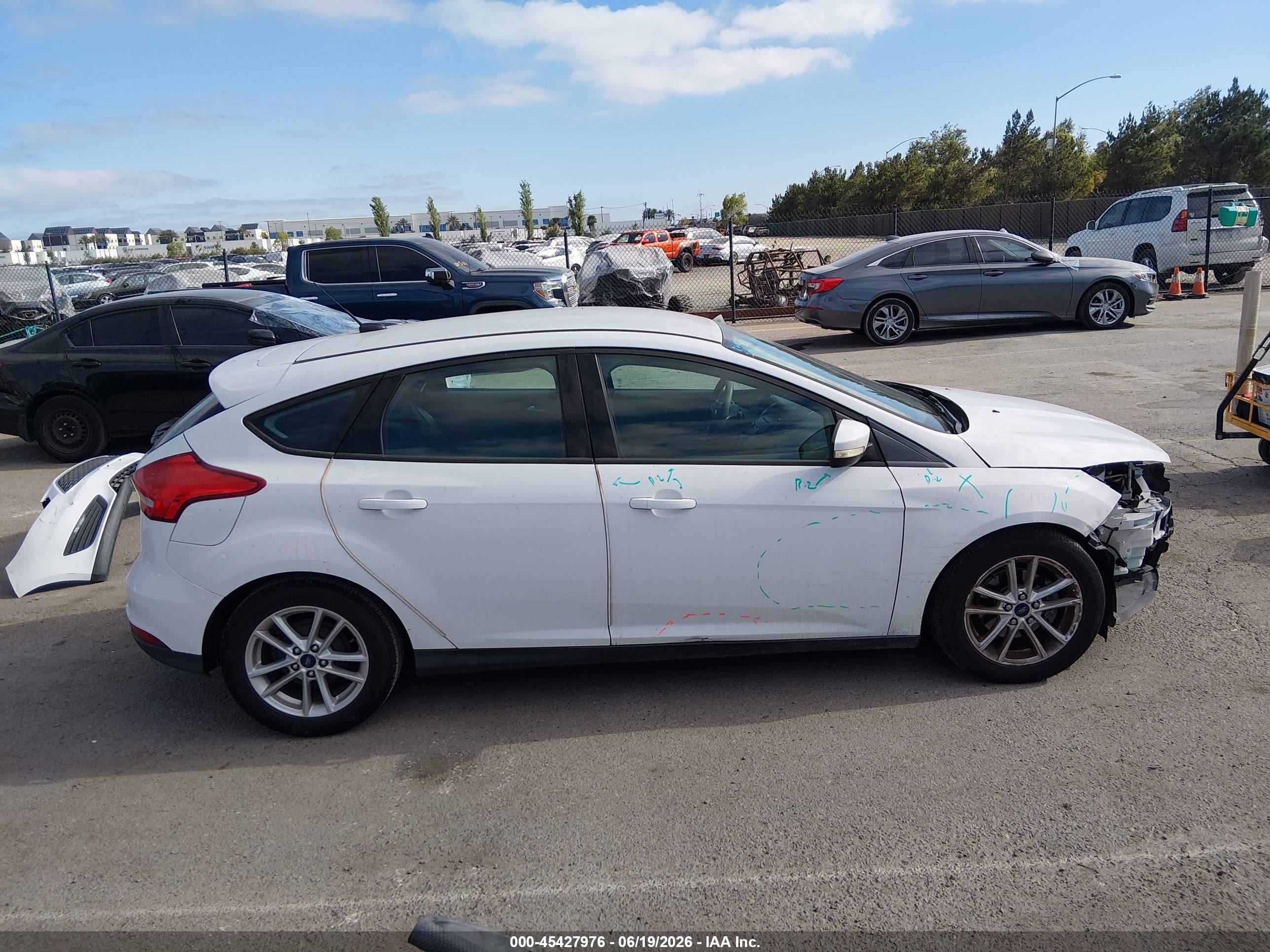 2015 Ford Focus Se White vin: 1FADP3K20FL329467