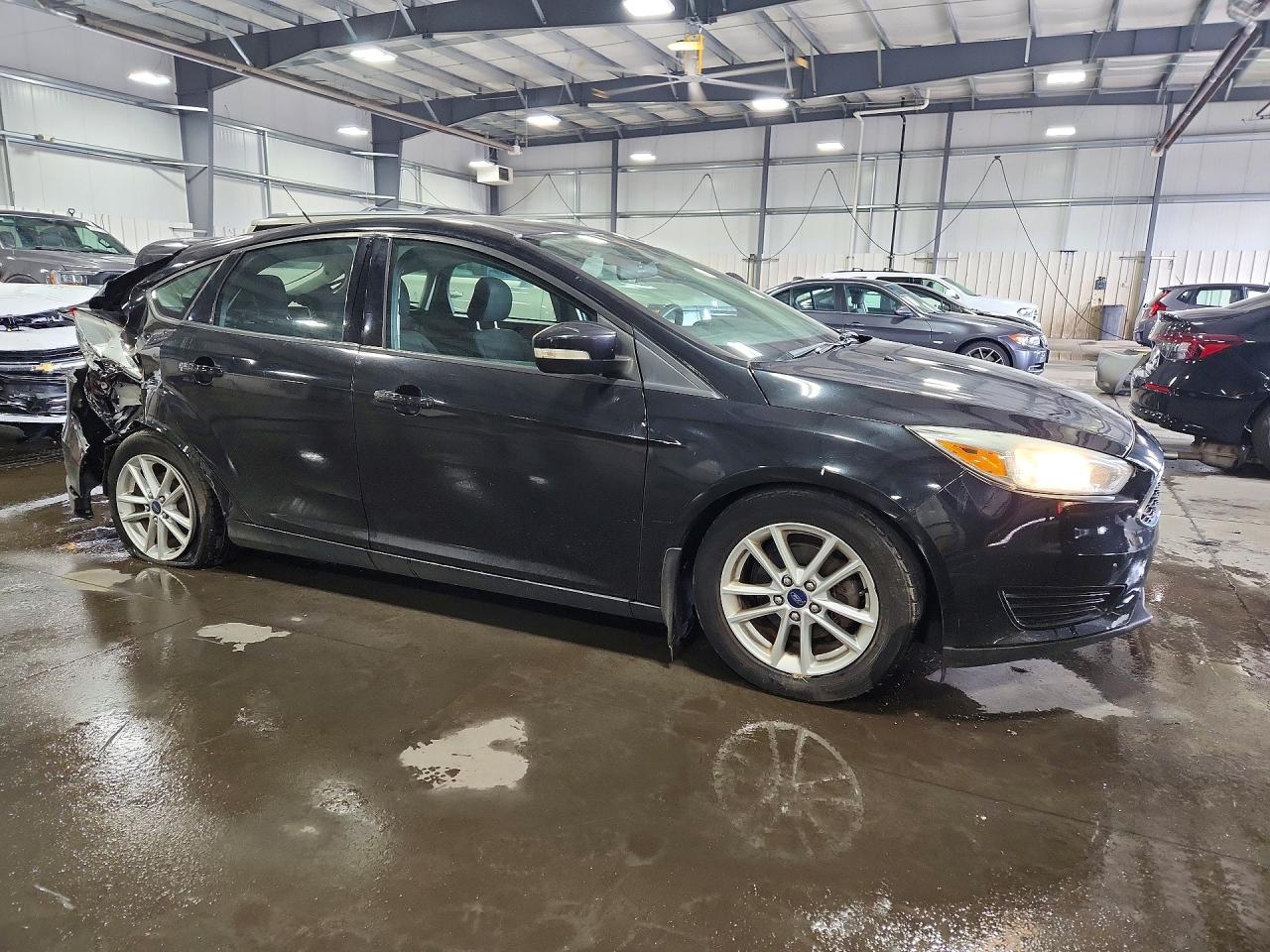 2015 Ford Focus Se Черный vin: 1FADP3K20FL343773