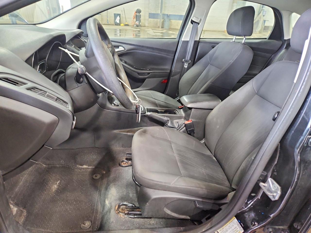 2015 Ford Focus Se Черный vin: 1FADP3K20FL343773