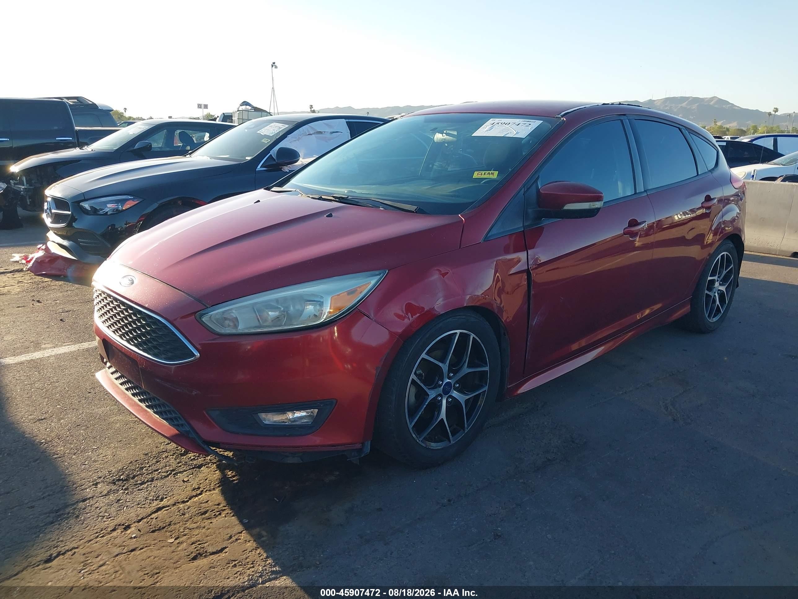 2015 Ford Focus Se Красный vin: 1FADP3K20FL361688