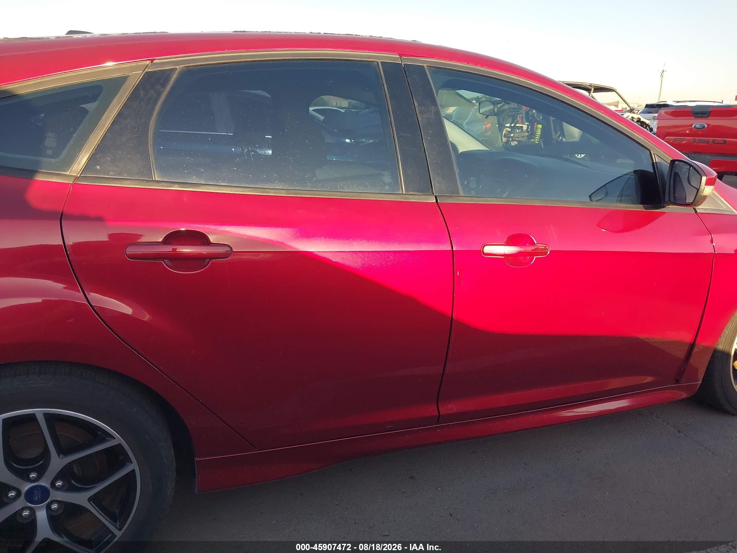 2015 Ford Focus Se Красный vin: 1FADP3K20FL361688