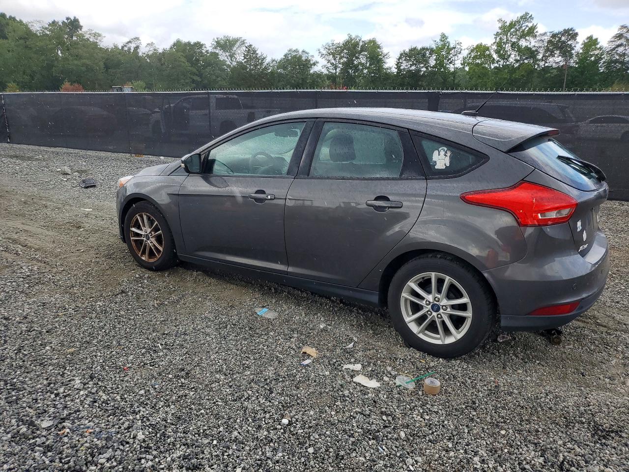 2015 Ford Focus Se Gray vin: 1FADP3K20FL364378