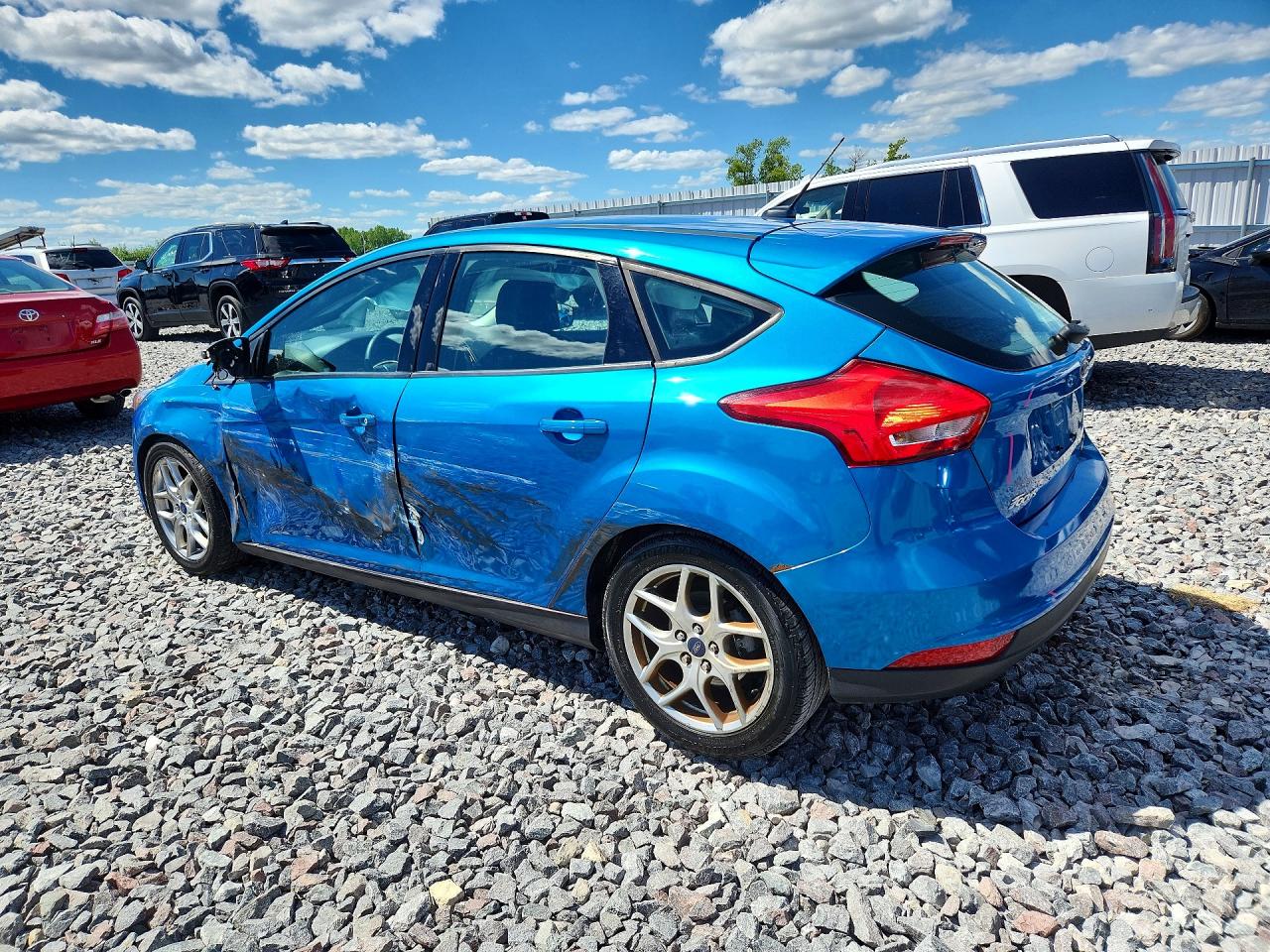 2015 Ford Focus Se Blue vin: 1FADP3K20FL369077
