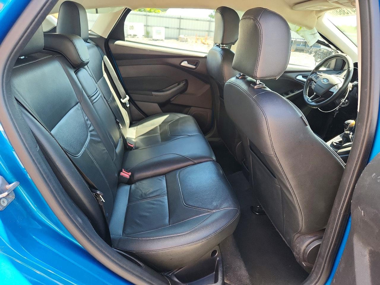 2015 Ford Focus Se Blue vin: 1FADP3K20FL369077