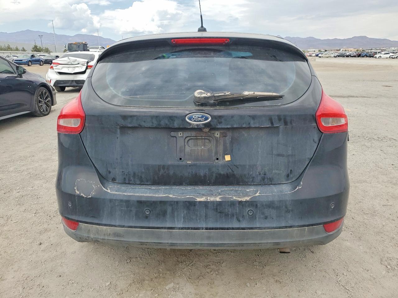 2016 Ford Focus Se Black vin: 1FADP3K20GL285875