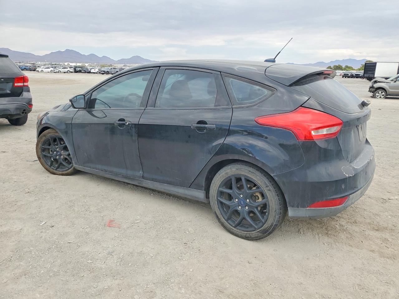 2016 Ford Focus Se Black vin: 1FADP3K20GL285875