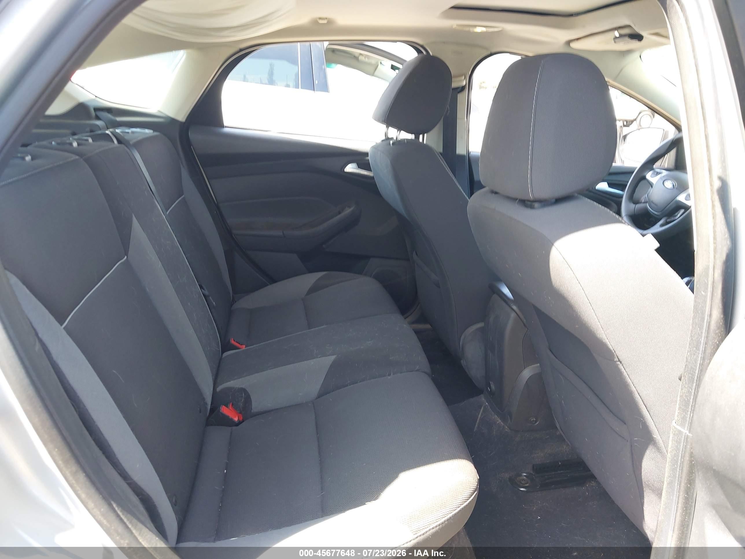 2013 Ford Focus Se Серебряный vin: 1FADP3K21DL204894