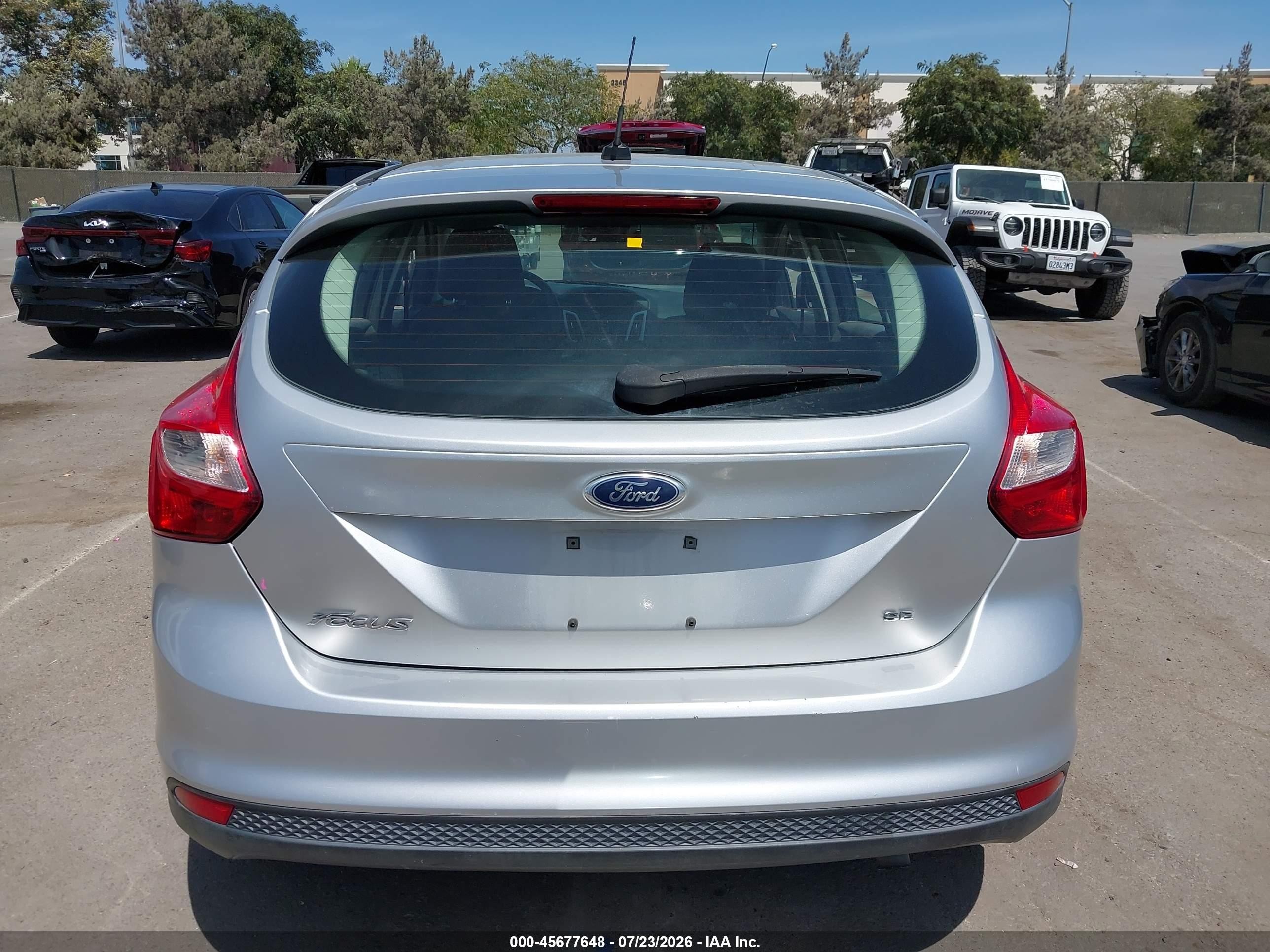 2013 Ford Focus Se Серебряный vin: 1FADP3K21DL204894