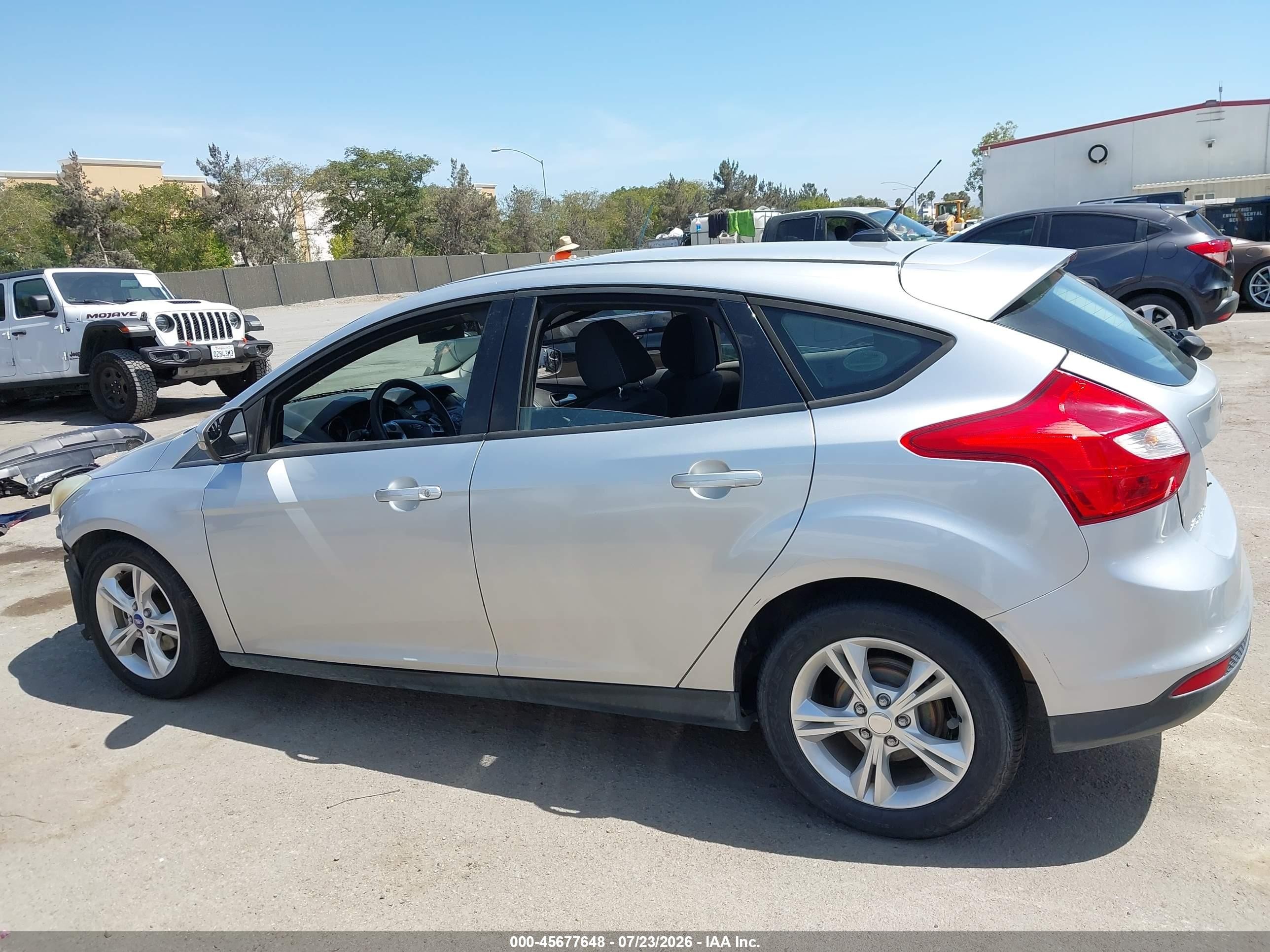 2013 Ford Focus Se Серебряный vin: 1FADP3K21DL204894