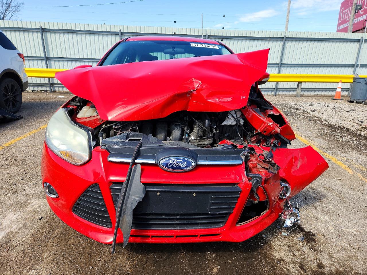 2014 Ford Focus Se Red vin: 1FADP3K21EL102724