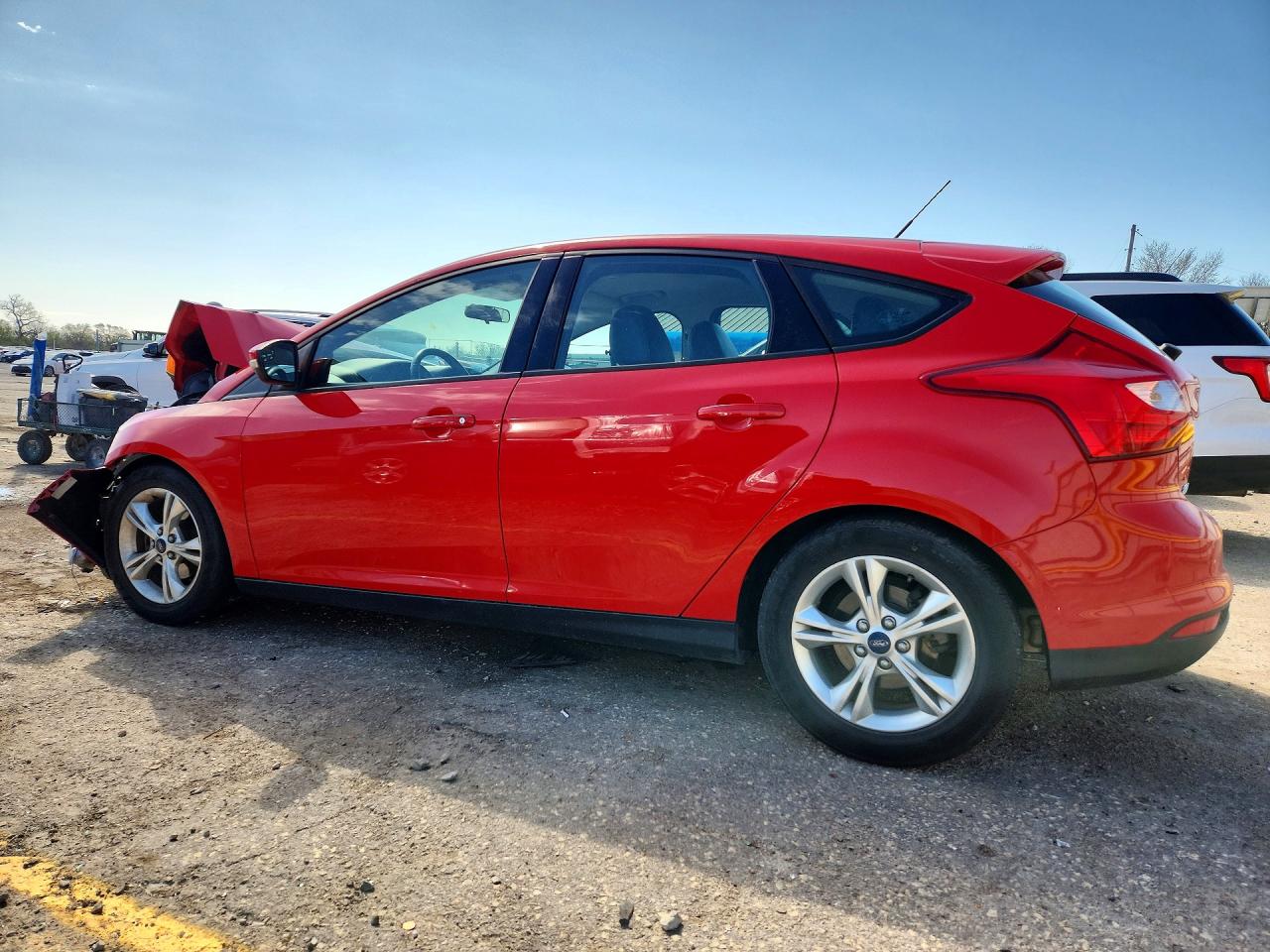2014 Ford Focus Se Red vin: 1FADP3K21EL102724