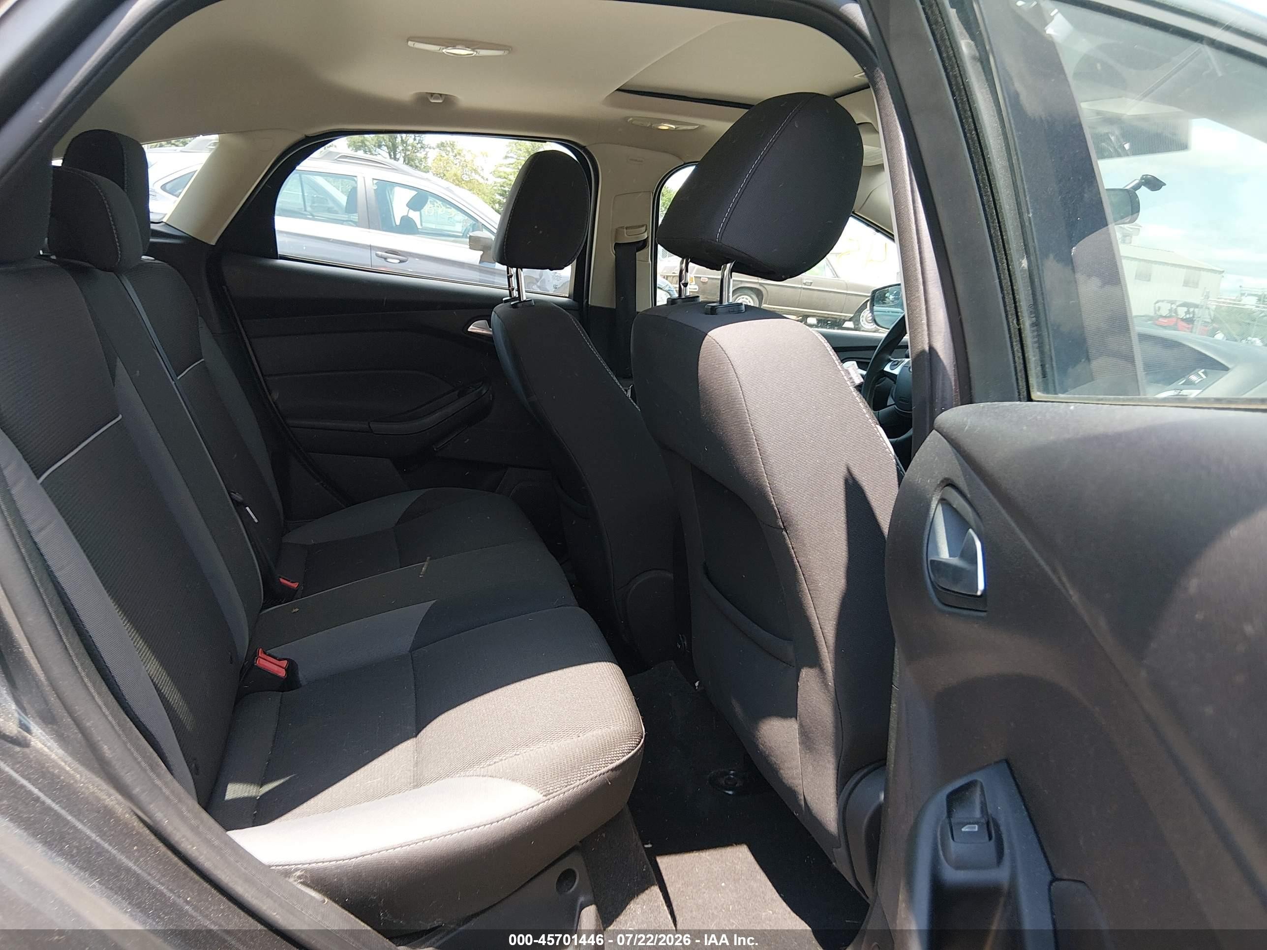 2014 Ford Focus Se Gray vin: 1FADP3K21EL136887
