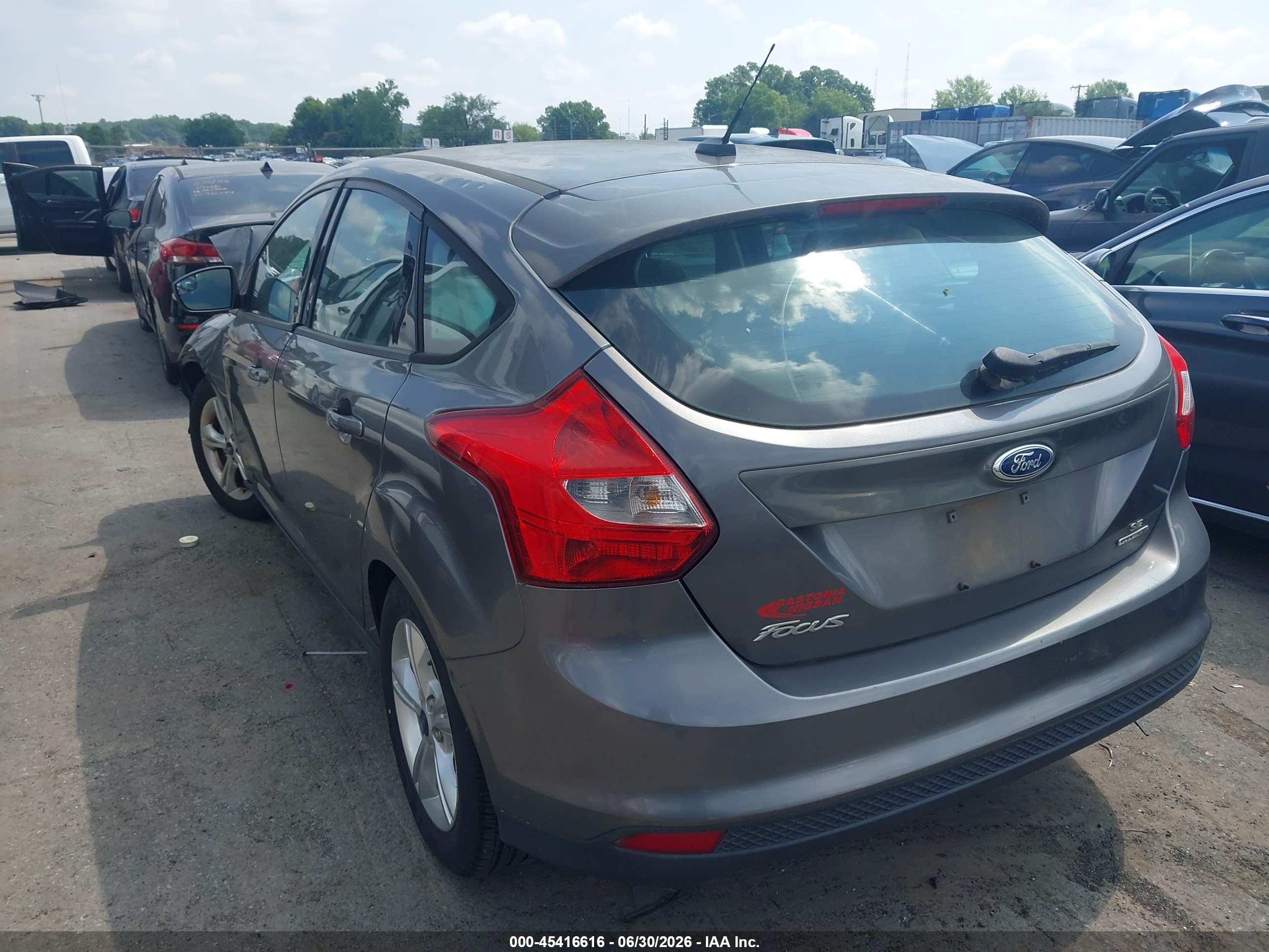 2014 Ford Focus Se Gray vin: 1FADP3K21EL152720