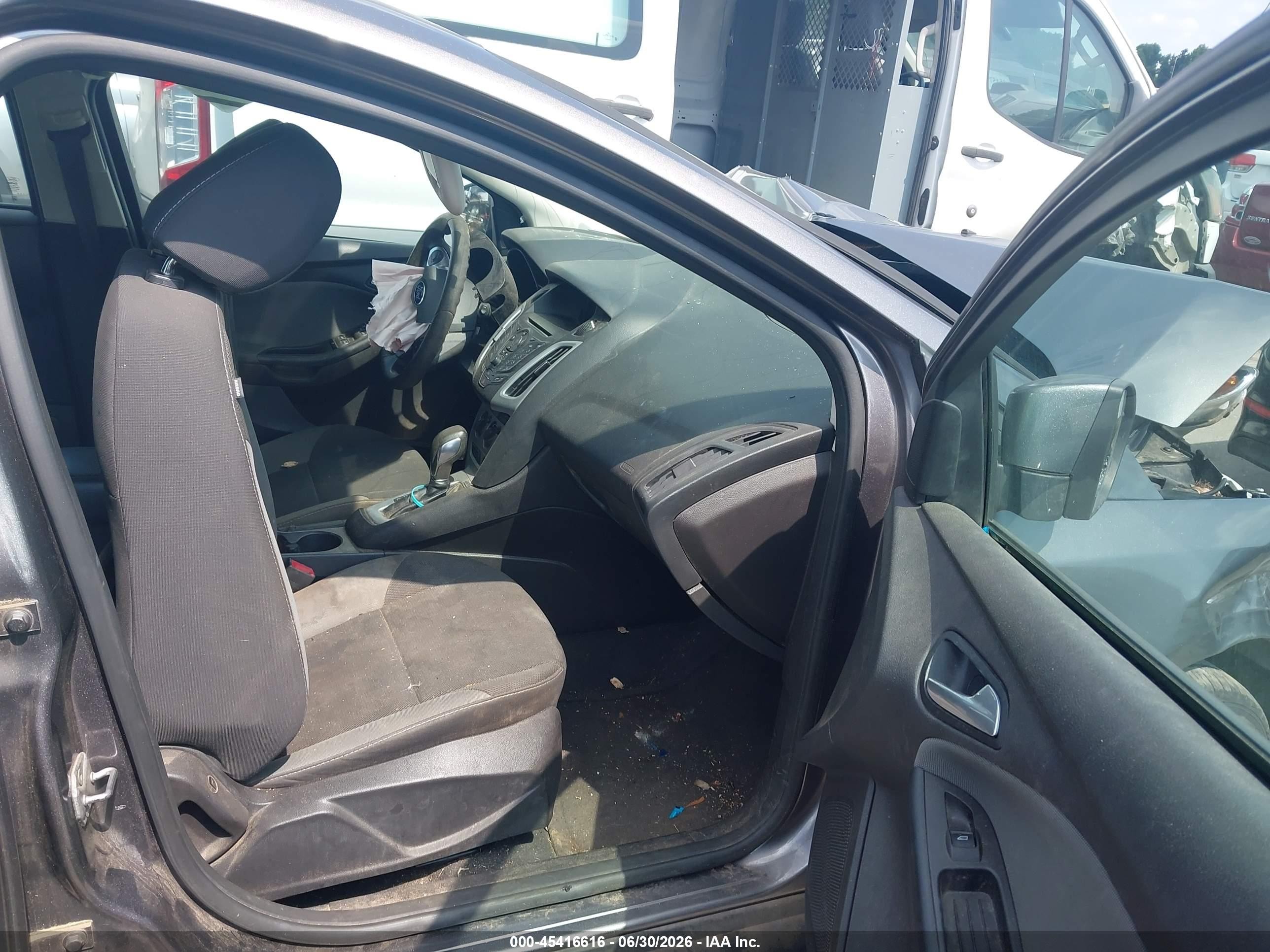 2014 Ford Focus Se Gray vin: 1FADP3K21EL152720