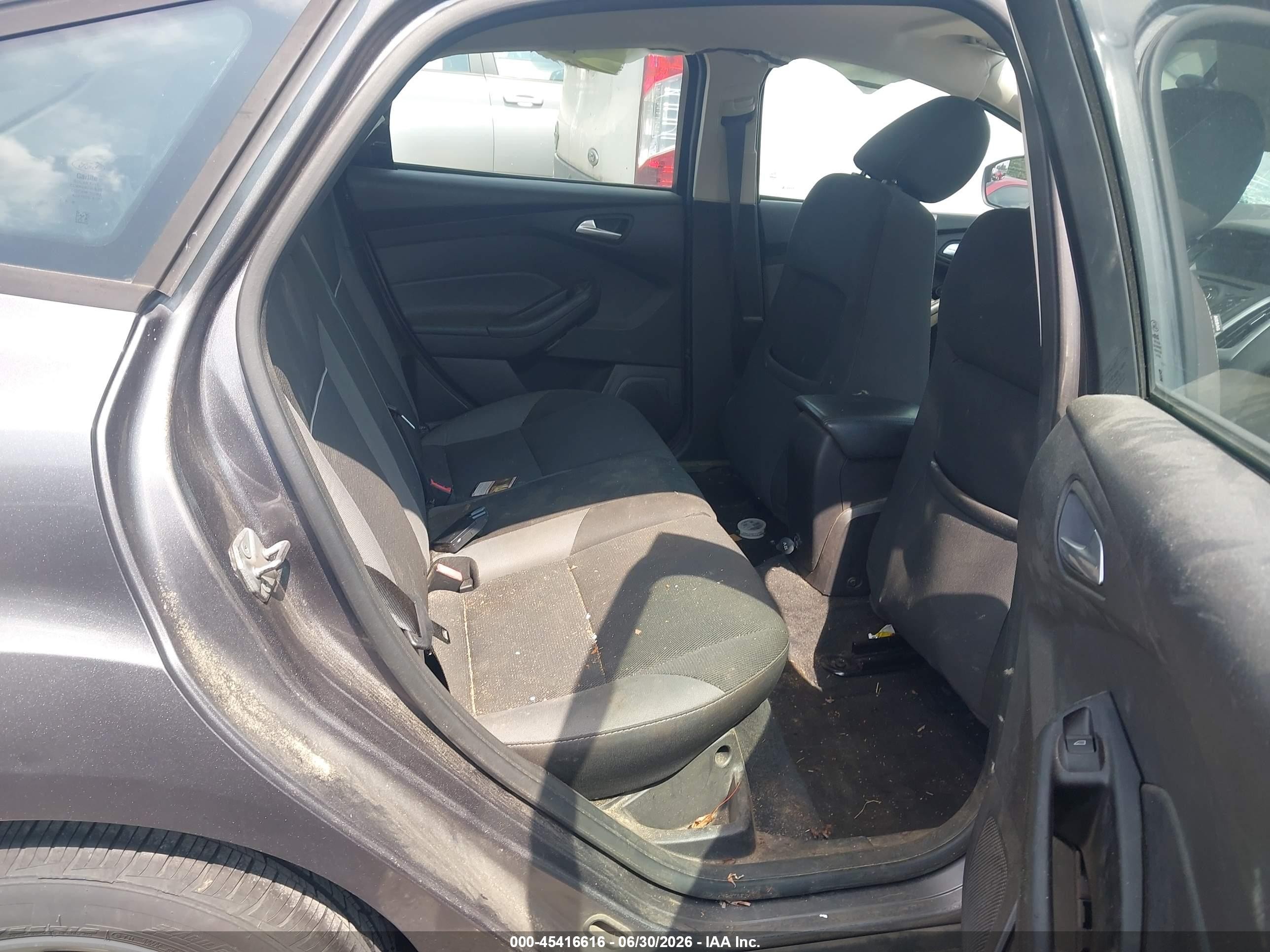 2014 Ford Focus Se Gray vin: 1FADP3K21EL152720