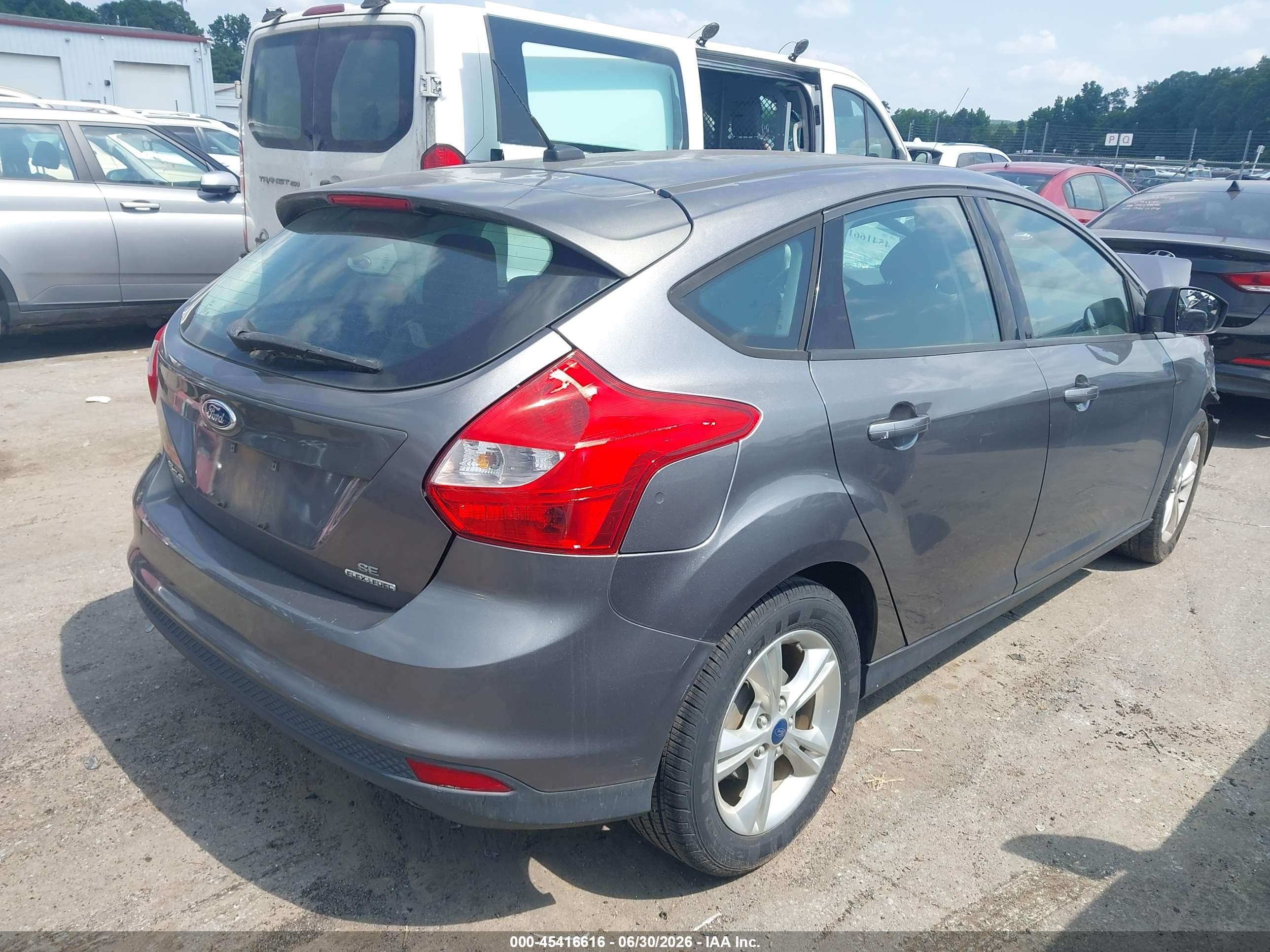 2014 Ford Focus Se Gray vin: 1FADP3K21EL152720