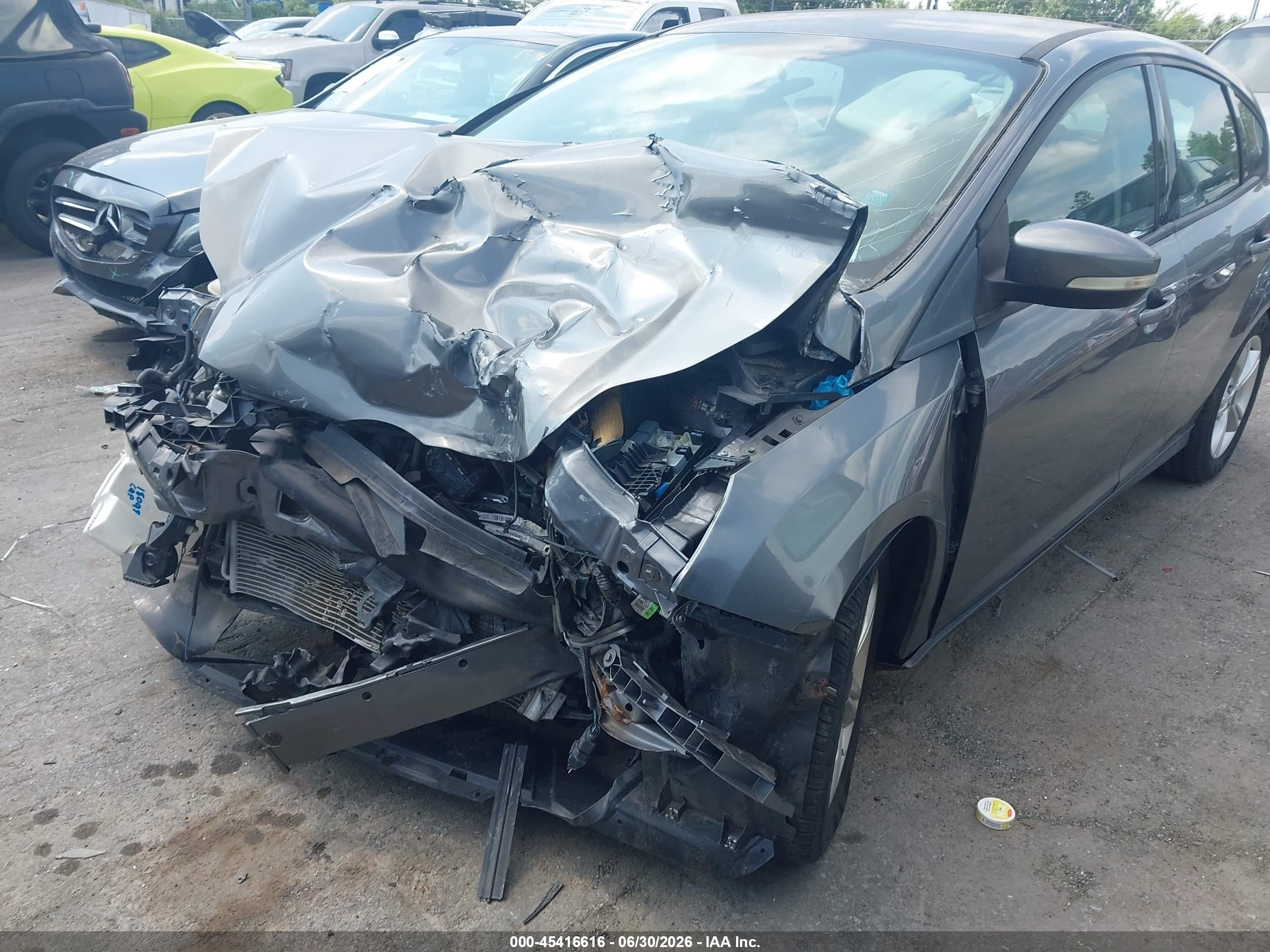 2014 Ford Focus Se Gray vin: 1FADP3K21EL152720