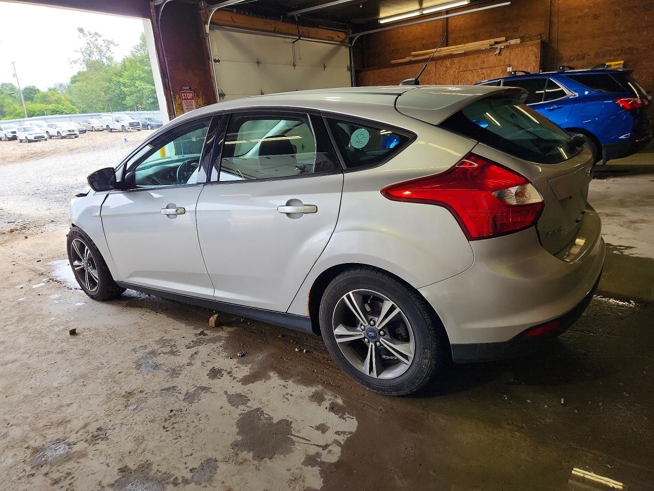 2014 Ford Focus Se Silver vin: 1FADP3K21EL181943