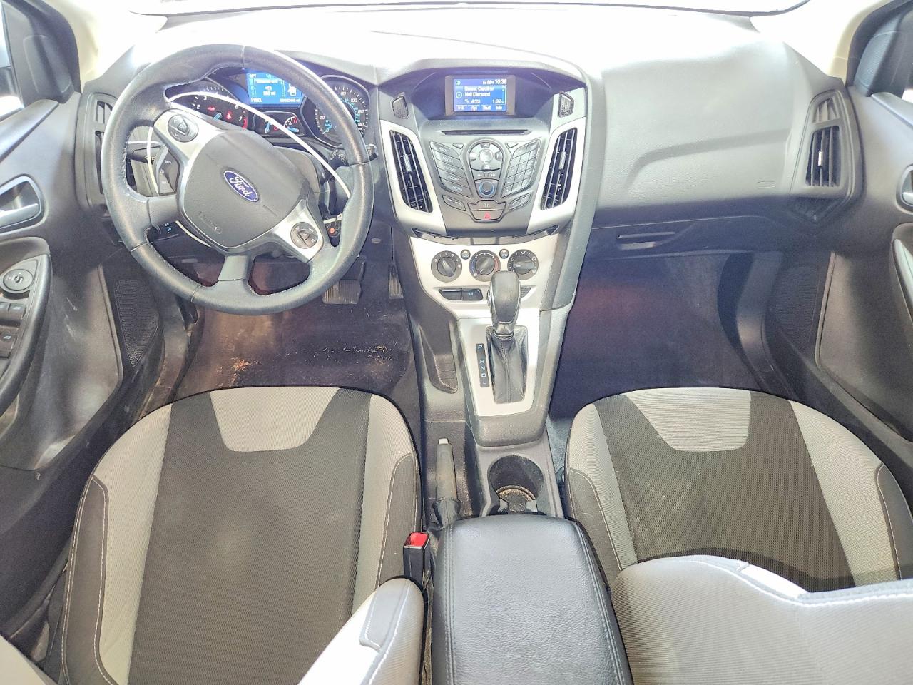 2014 Ford Focus Se Silver vin: 1FADP3K21EL181943