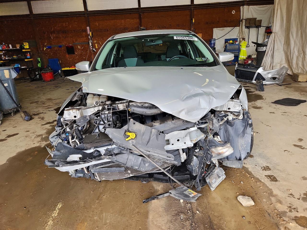 2014 Ford Focus Se Silver vin: 1FADP3K21EL181943