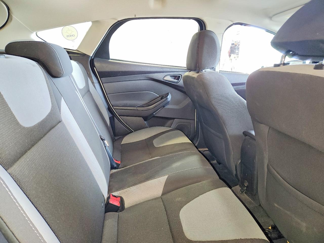 2014 Ford Focus Se Silver vin: 1FADP3K21EL181943