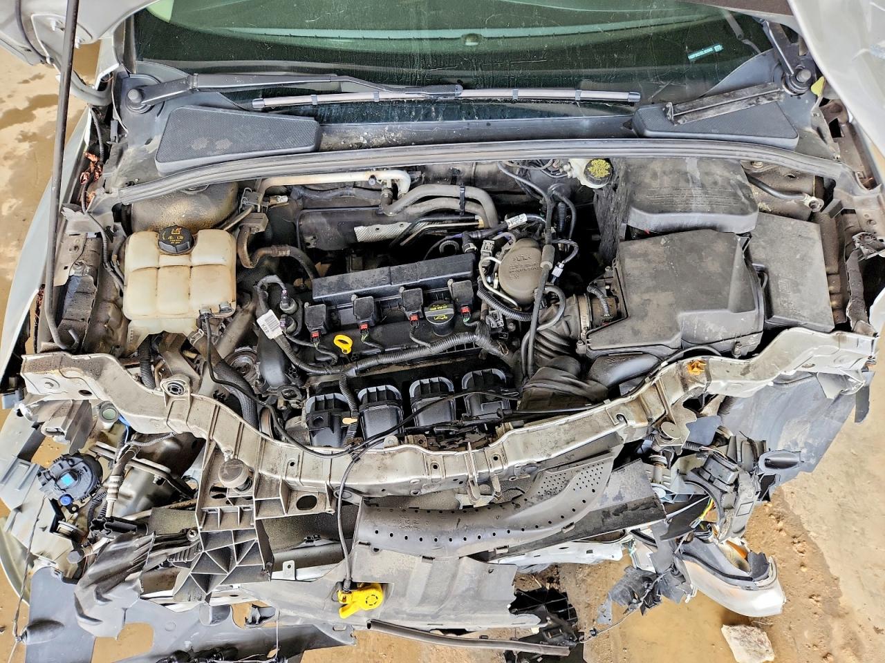 2014 Ford Focus Se Silver vin: 1FADP3K21EL181943