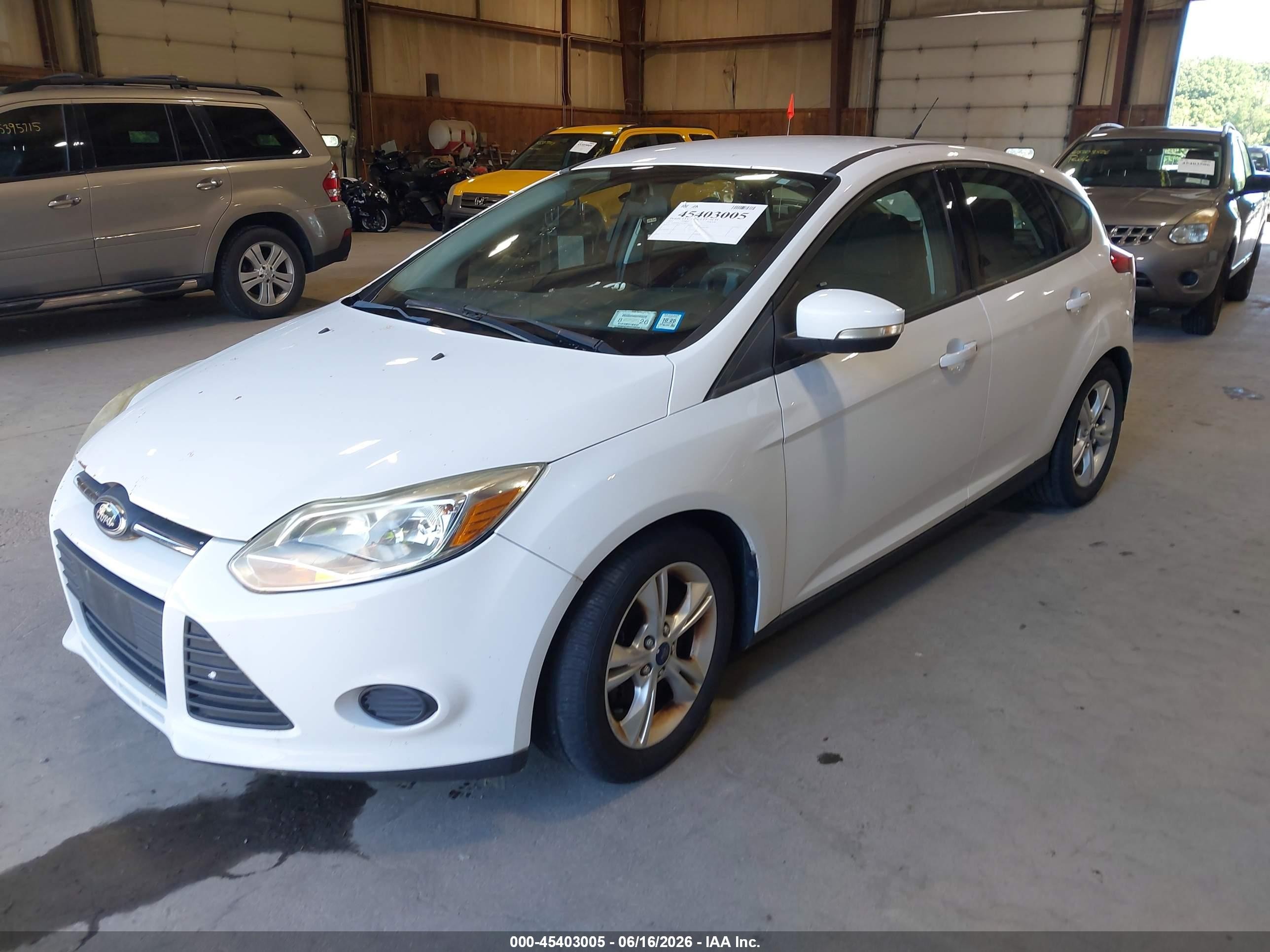 2014 Ford Focus Se White vin: 1FADP3K21EL189217