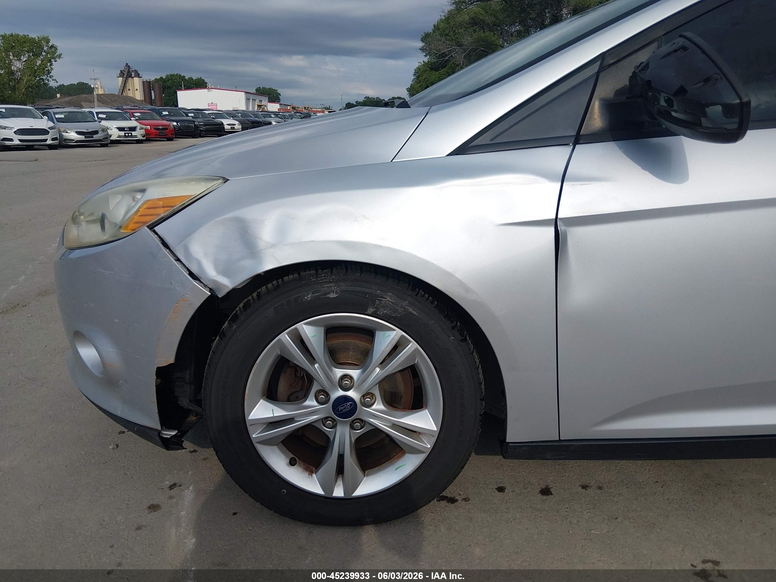 2014 Ford Focus Se Silver vin: 1FADP3K21EL197091