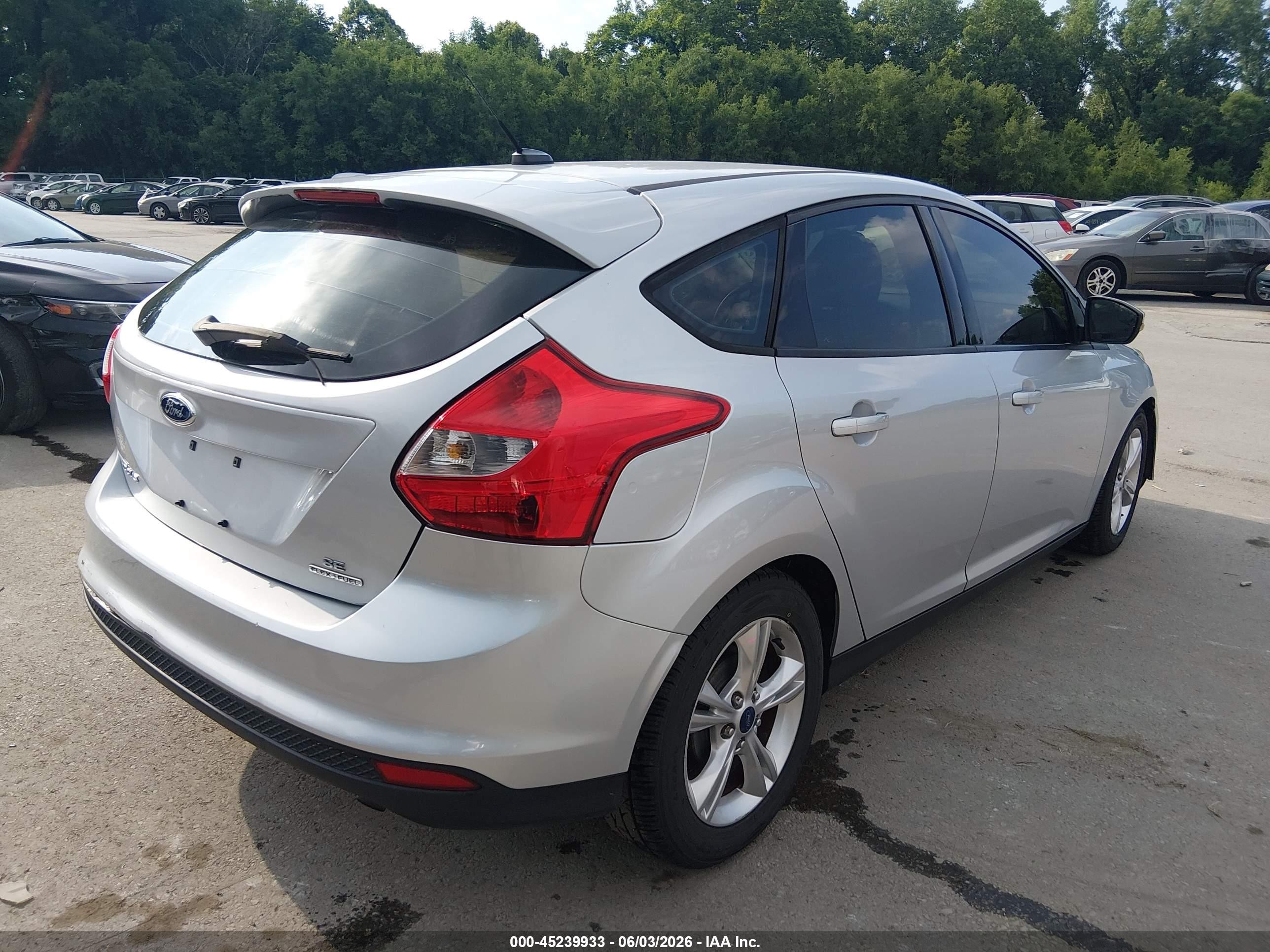 2014 Ford Focus Se Silver vin: 1FADP3K21EL197091