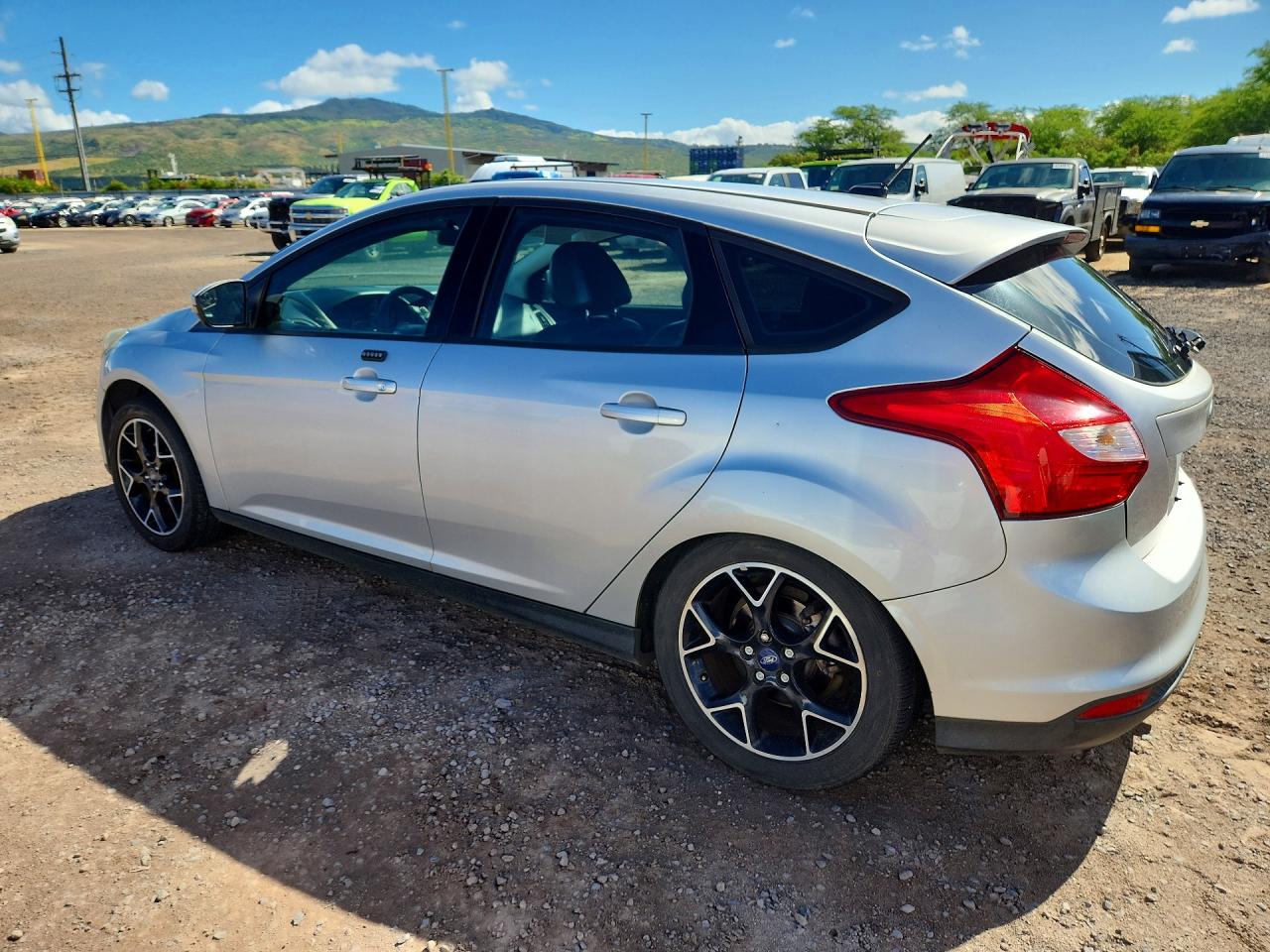 2014 Ford Focus Se Silver vin: 1FADP3K21EL211152