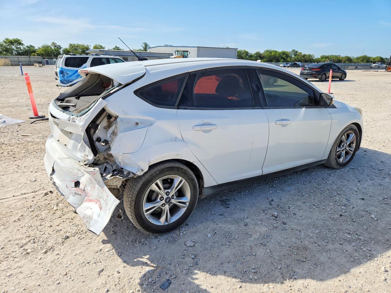 2014 Ford Focus Se White vin: 1FADP3K21EL211944